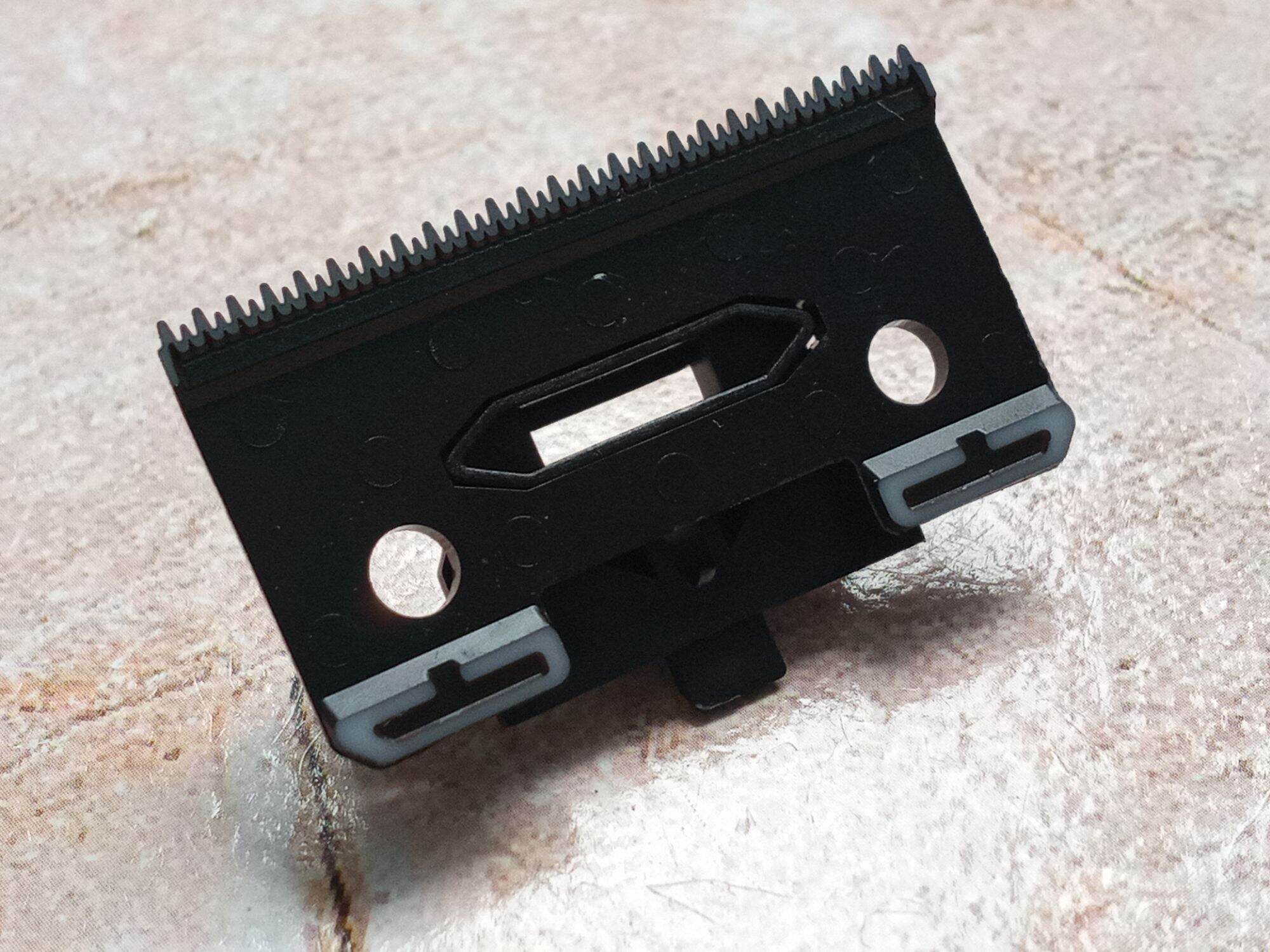 Lưỡi Kép Sứ Carbon Cắt Bén Fade Ngọt Cho Tông Đơ Cắt Tóc Kemei, Jame, Surker.. 