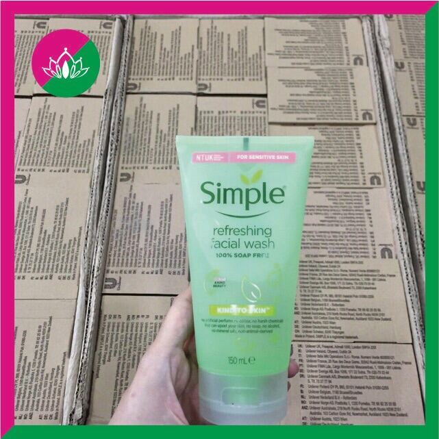 Sữa Rửa Mặt Simple Gel Kind To Skin Refreshing Facial Wash Gel 150ml phù hợp mọi loại da giúp da sạch sáng và ngừa mụn