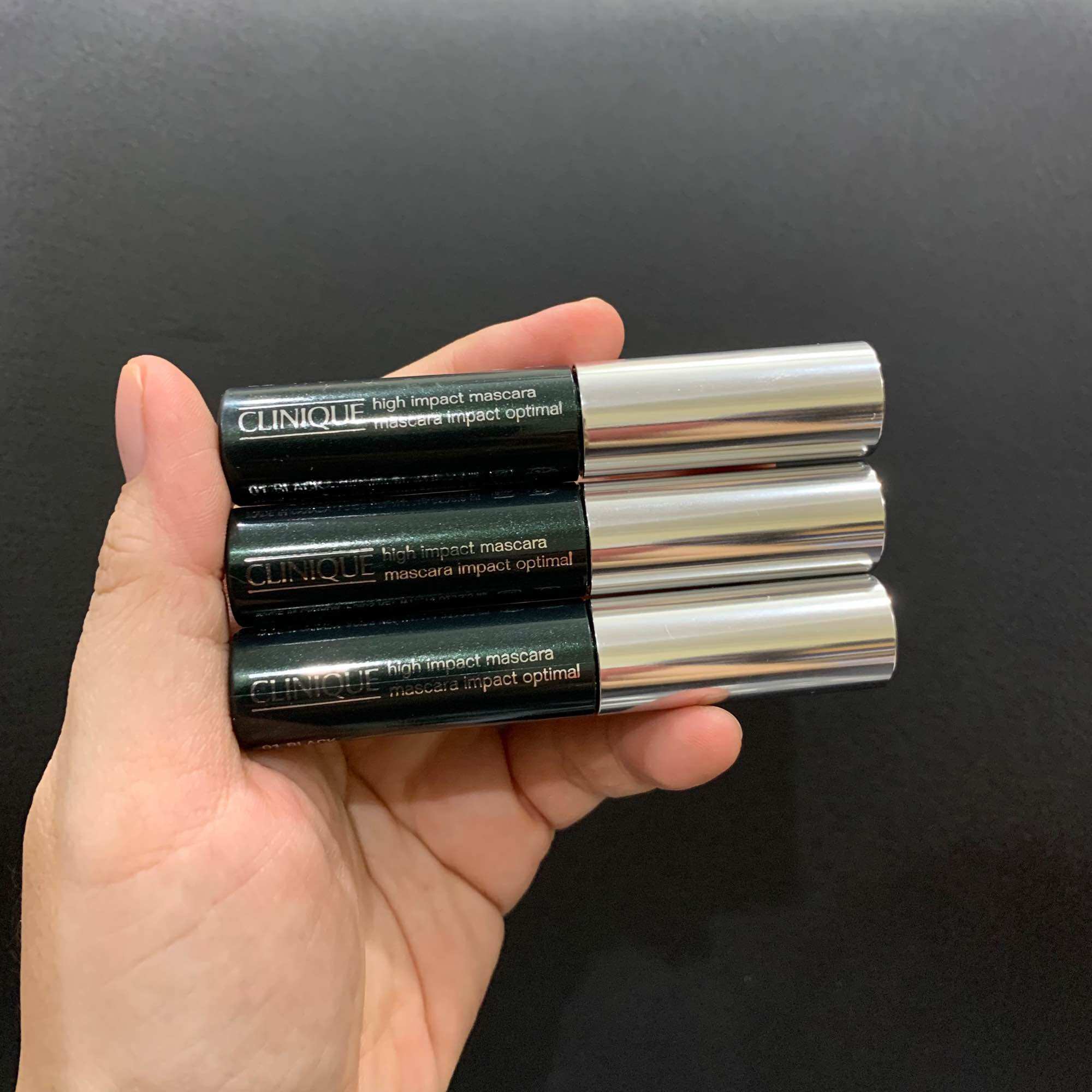 Clinique : mascara high impact màu 01 - black làm dày mi hàng mỹ