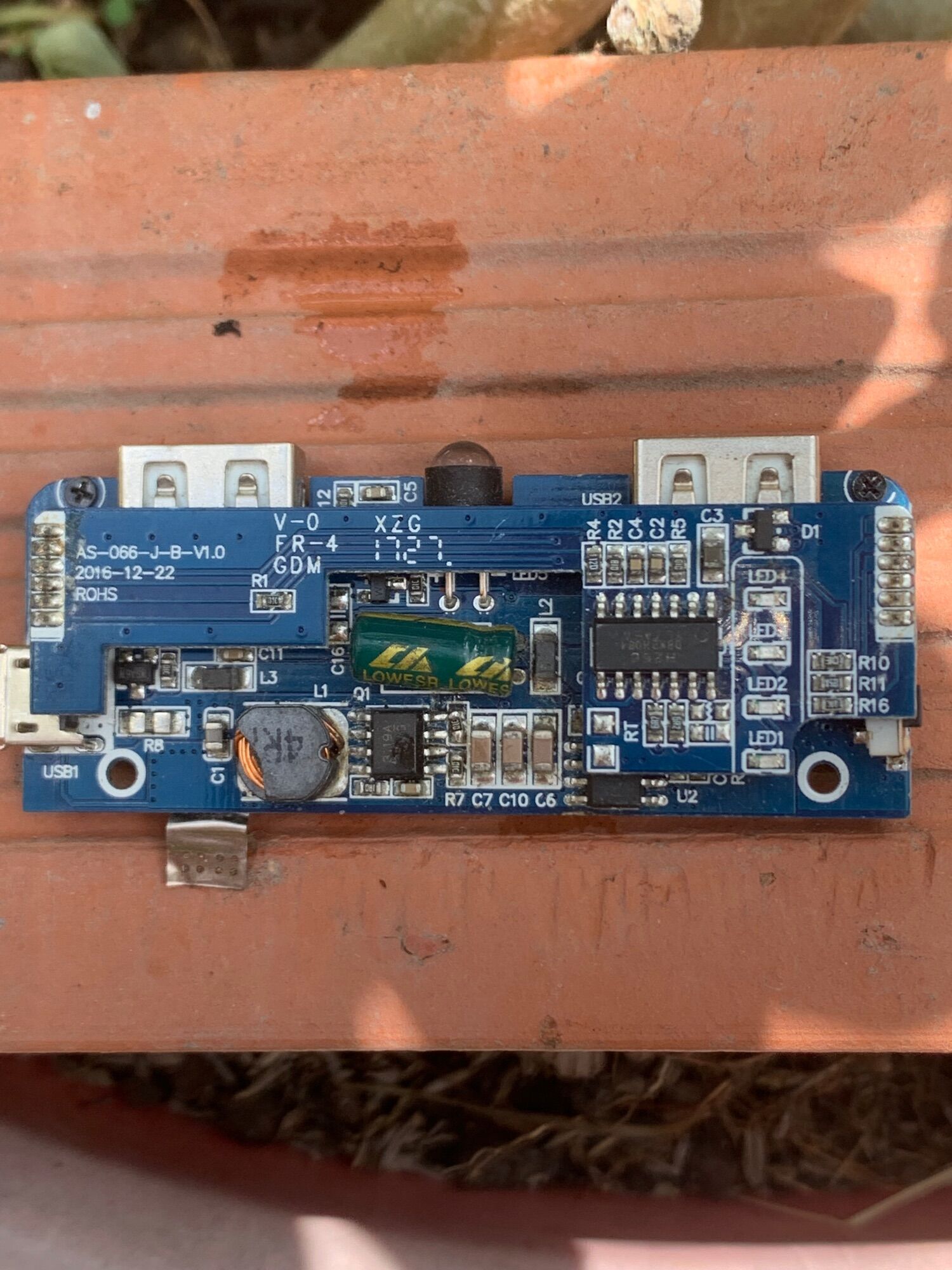 Mạch sạc dự phòng 12w 2.4a