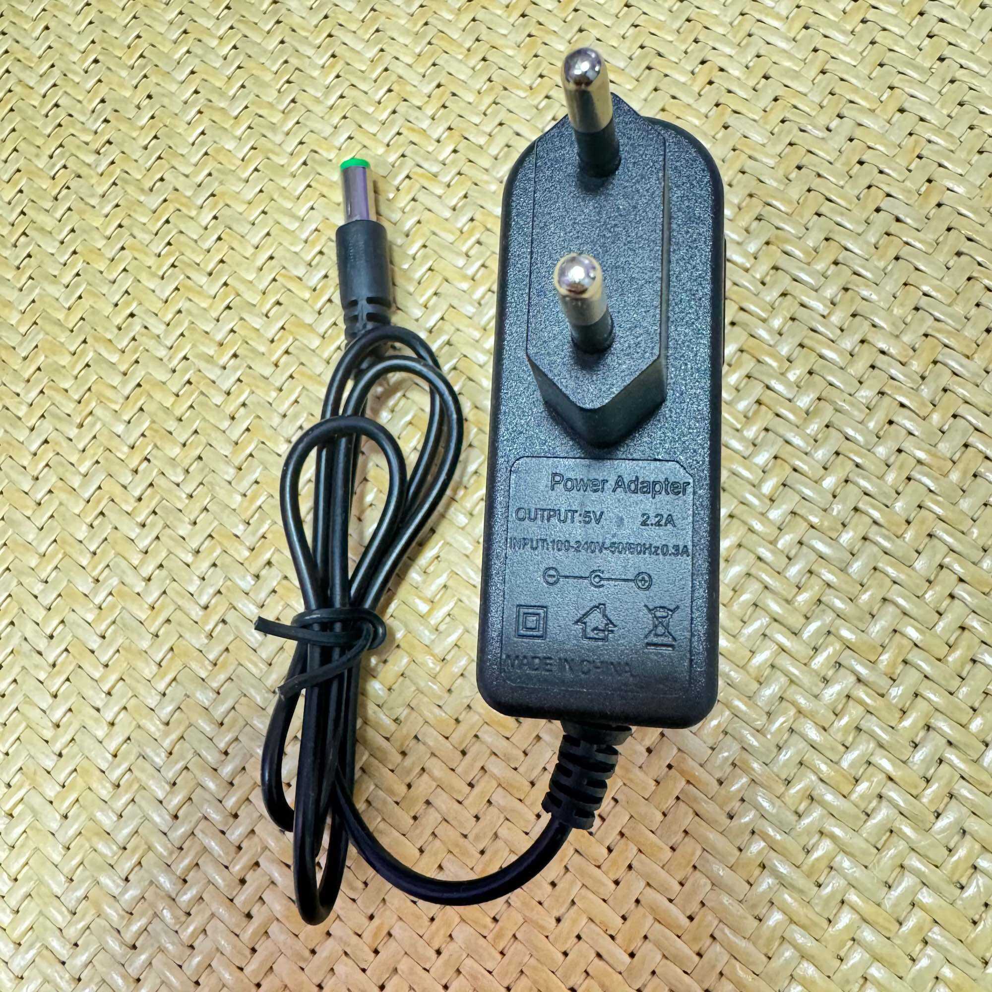 Sạc pin máy cân bằng Laser