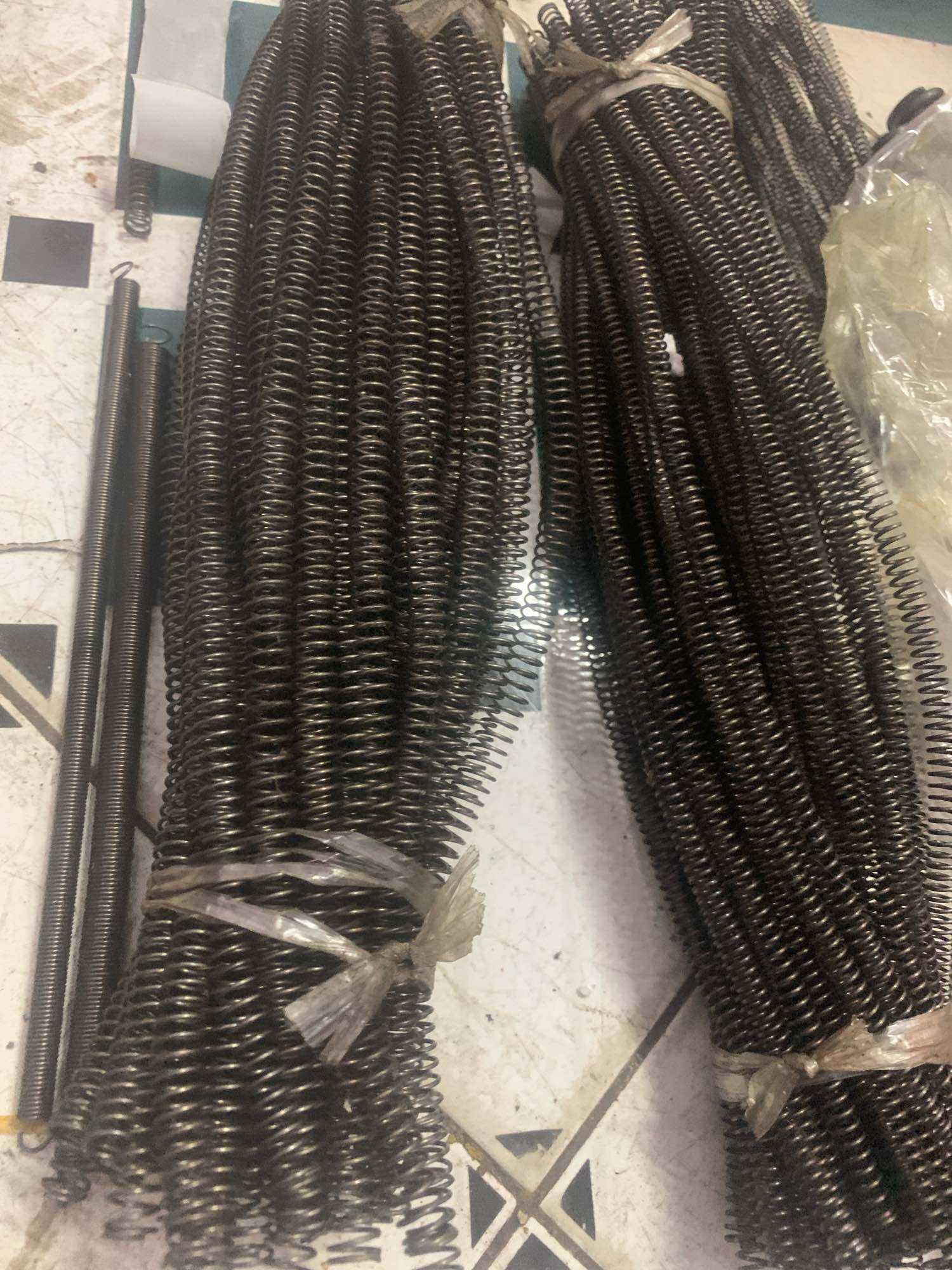 Lò xo nén phi 8(sợi 0,5mm;0;8;1mm dài 300mm)👍🏻👍🏻👍🏻