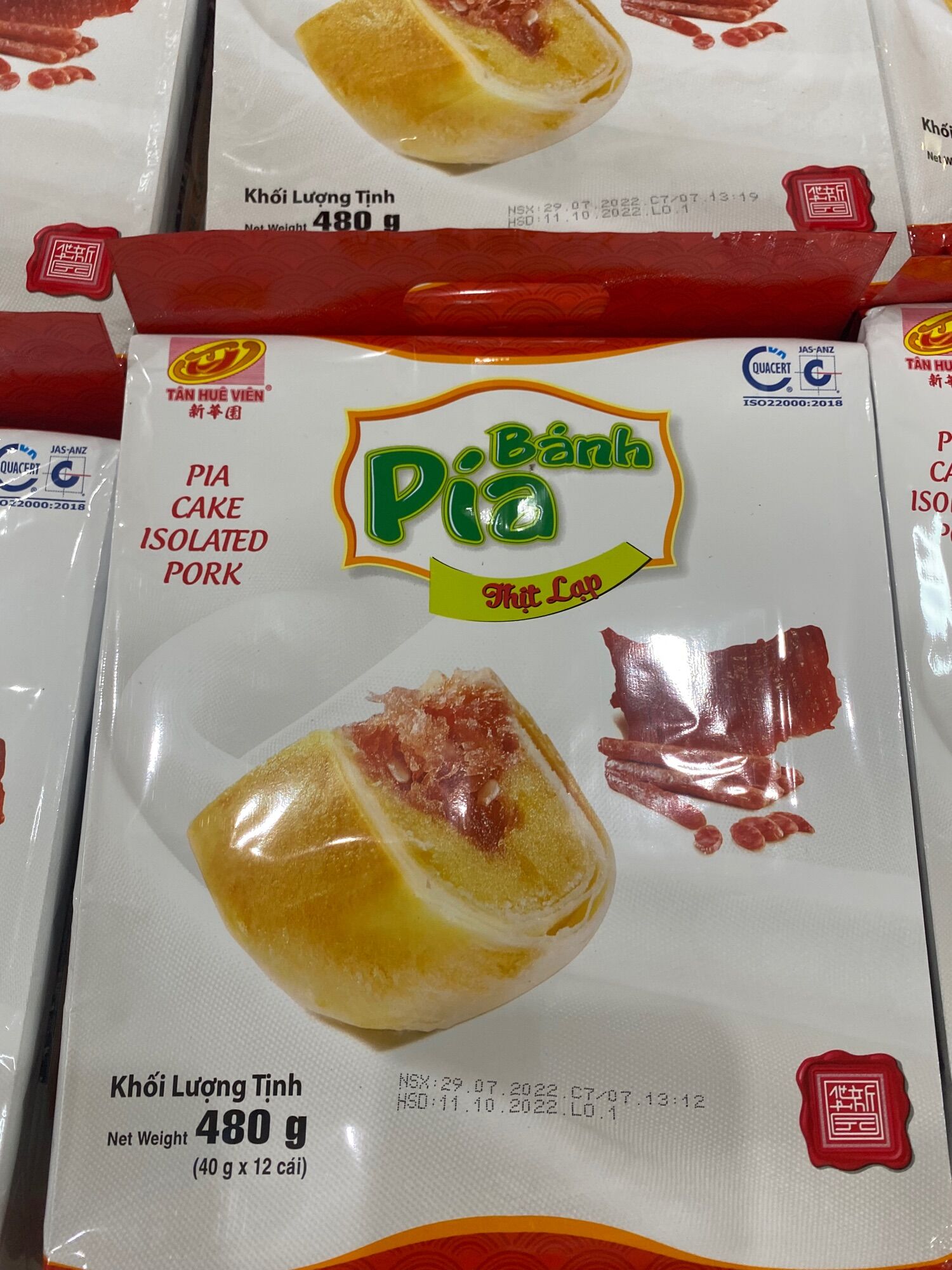 Bánh pía thịt lạp Tân Huê Viên