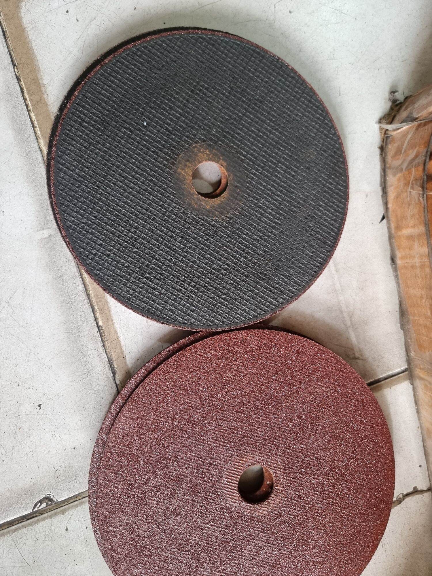 Đá cắt sắt 180 × 2 × 22mm