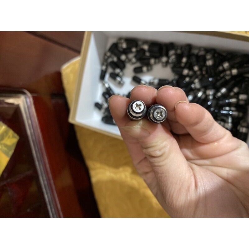 Van nạp 1 chiều chân 8