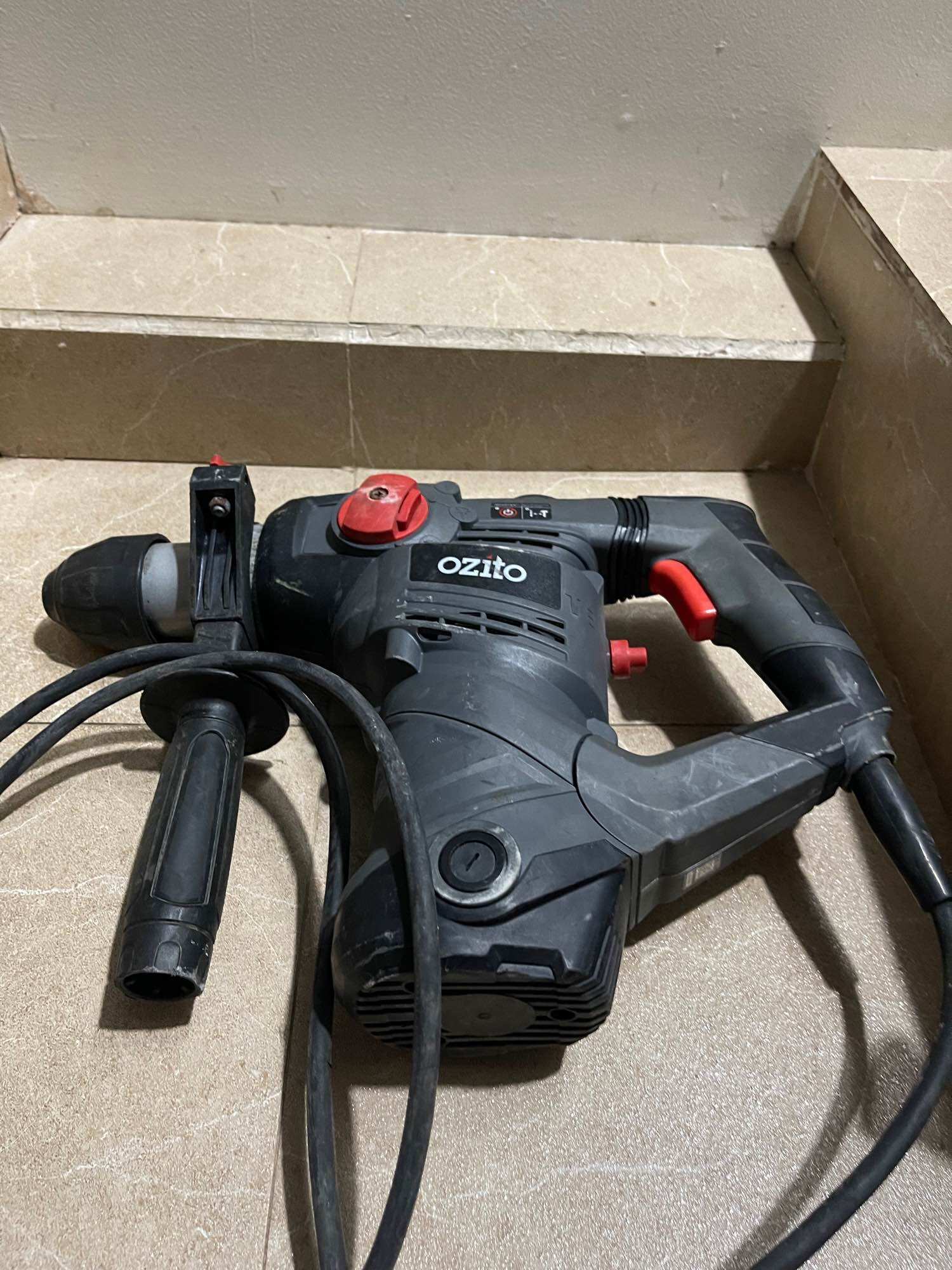 Khoan đụt ozito 1600w