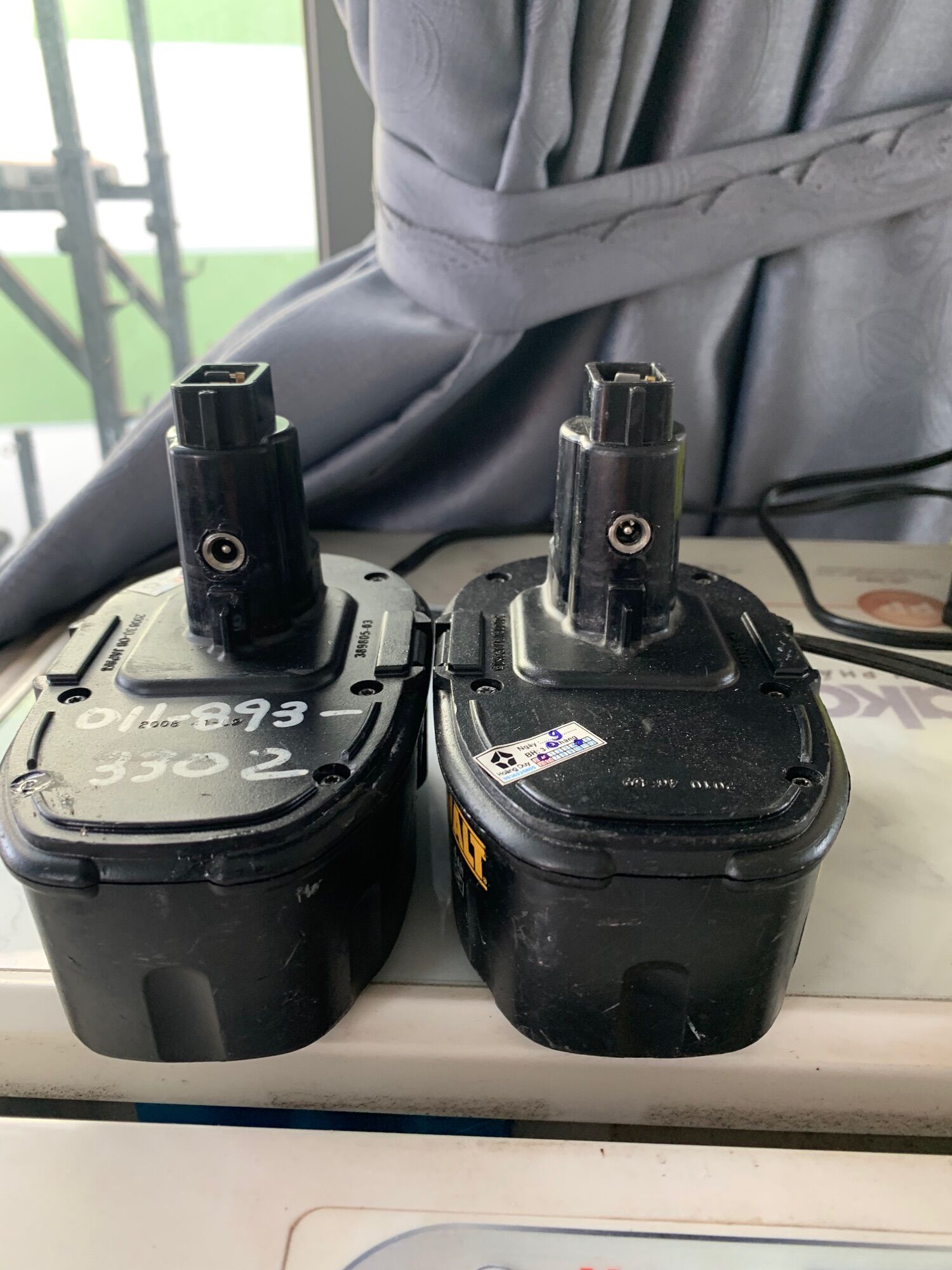 (BH) Pin Đóng dewalt 18v 4ah