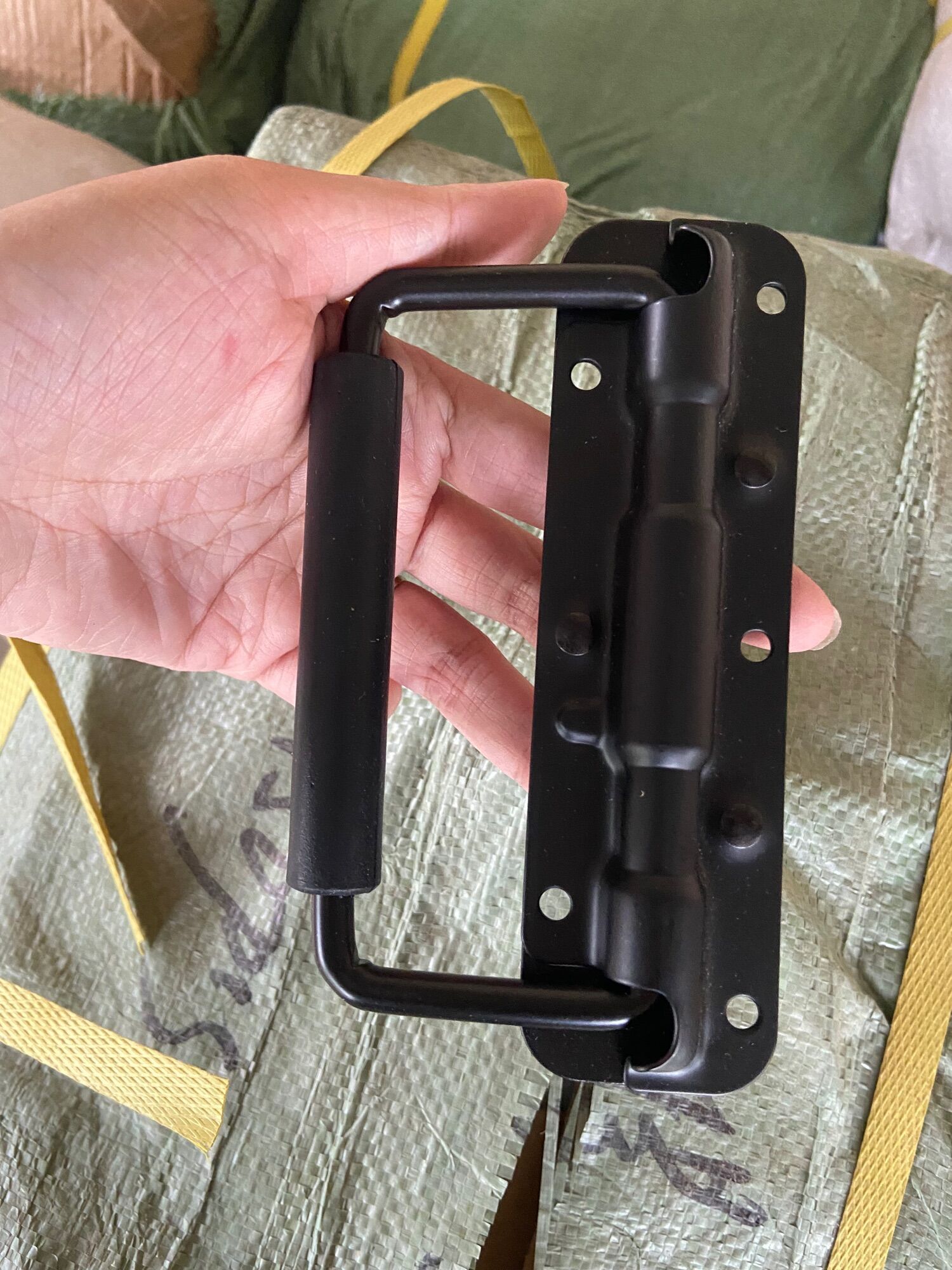 Tay xách nổi tủ âm thanh
