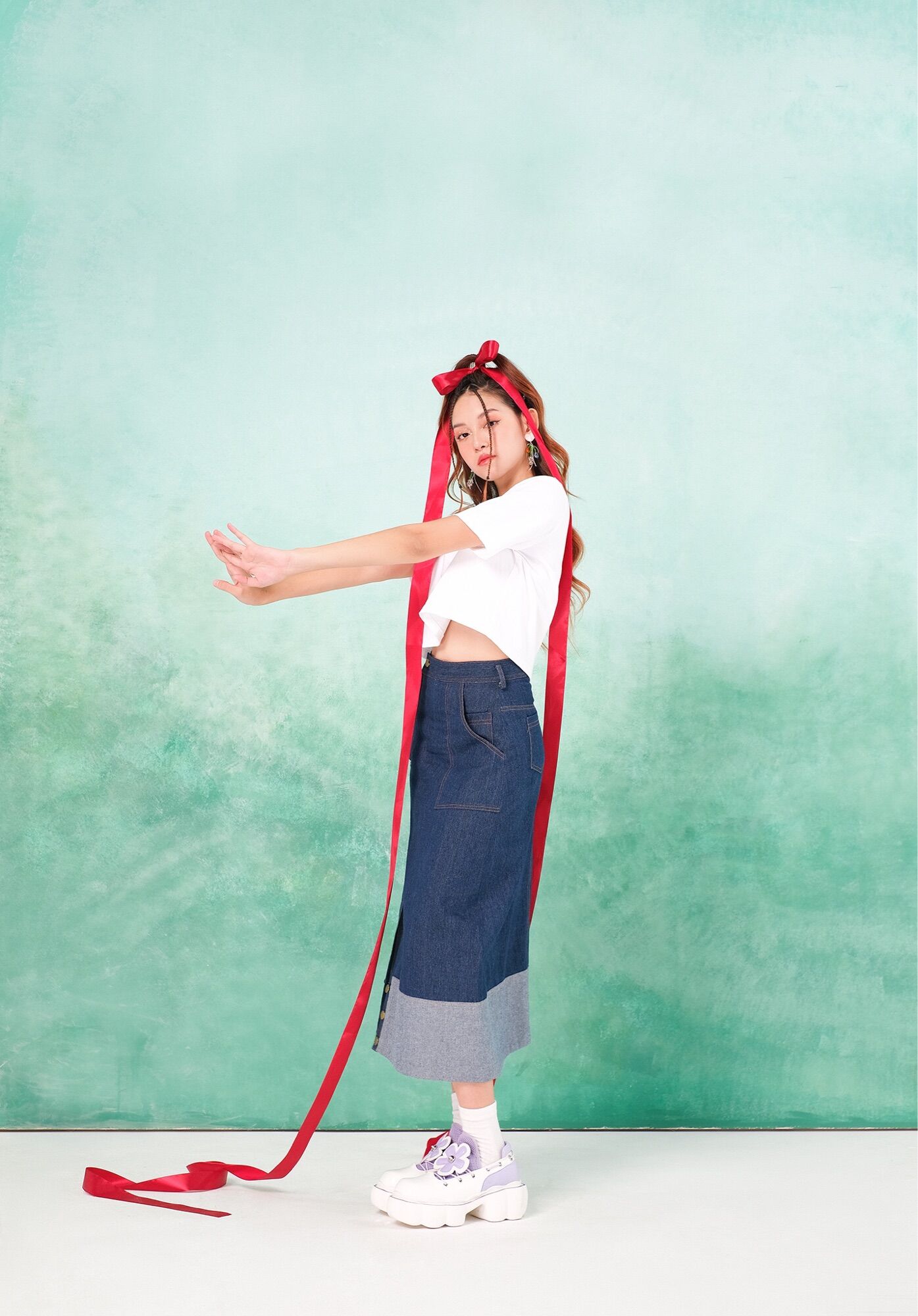 Double Moonshot - Chân váy jeans chữ A xẻ tà