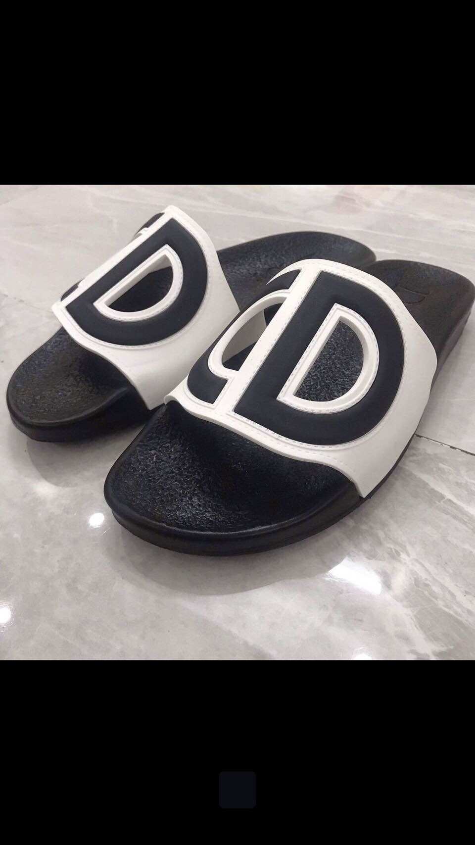Dép nam quai ngang CD chữ đen