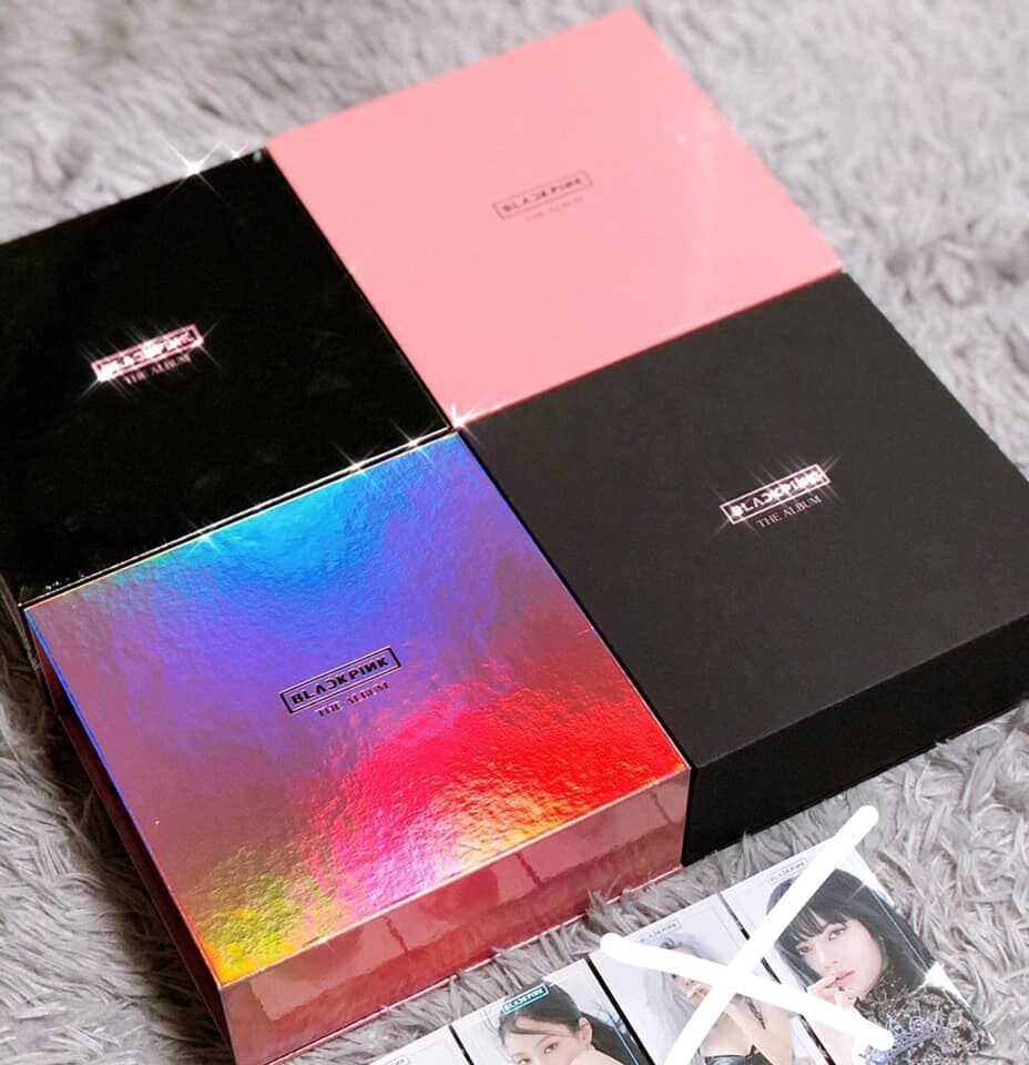 Album đầu tay Blackpink The Album tặng kèm 2 card random