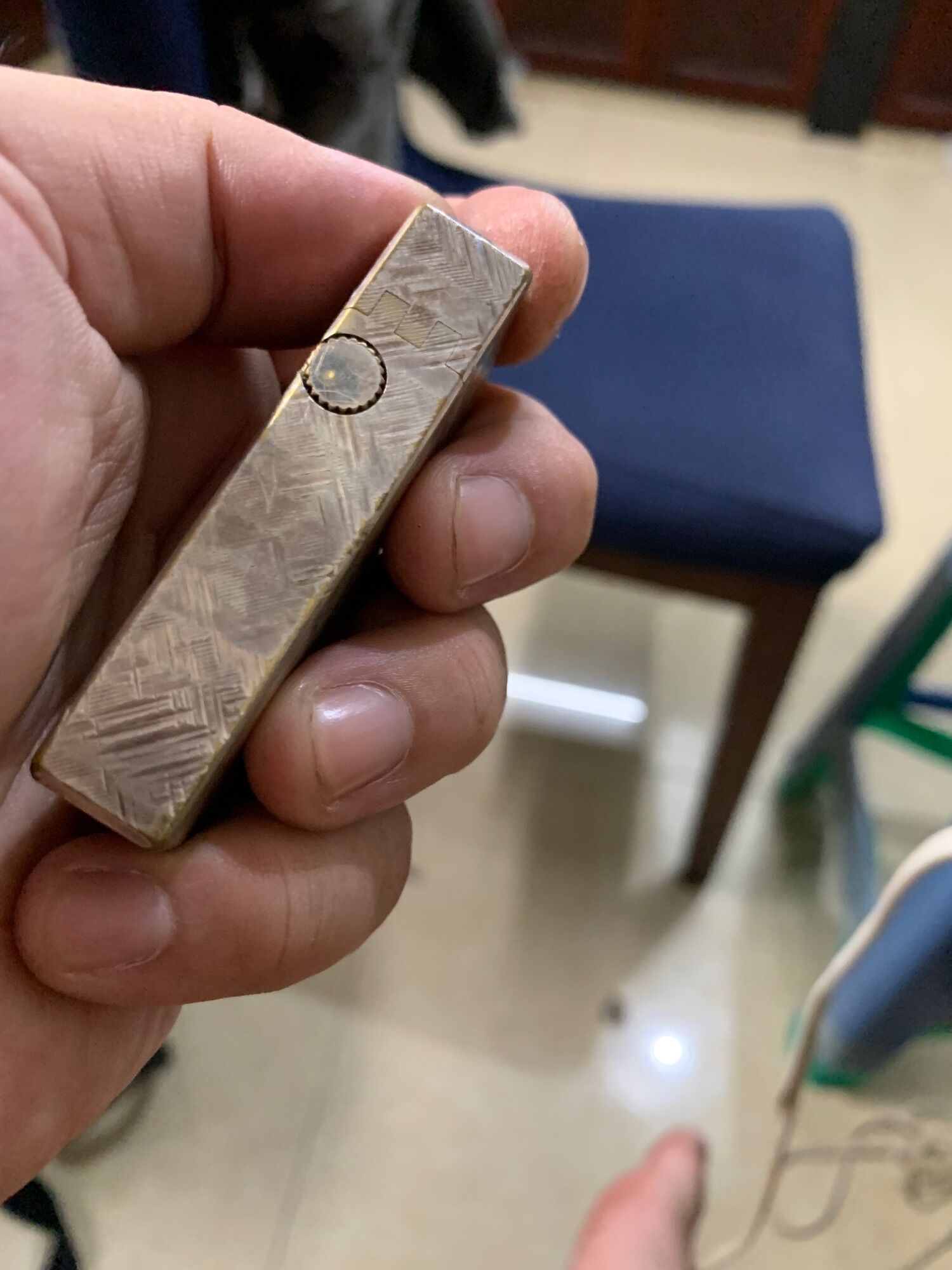 Bật lửa Dunhill D70 chưa spa.
