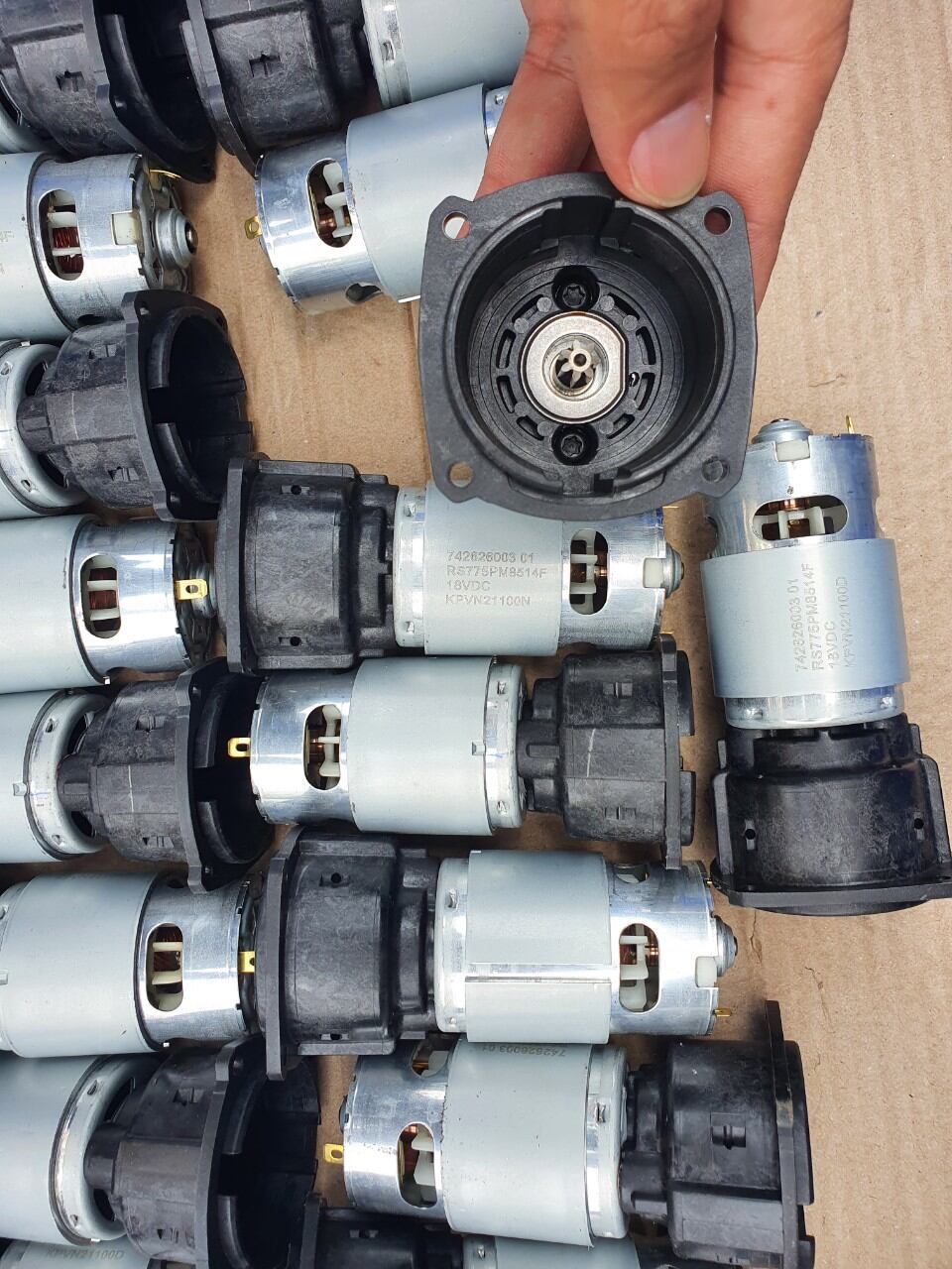 Mô tơ 775 18vdc cực mạnh. giá 1 cái
