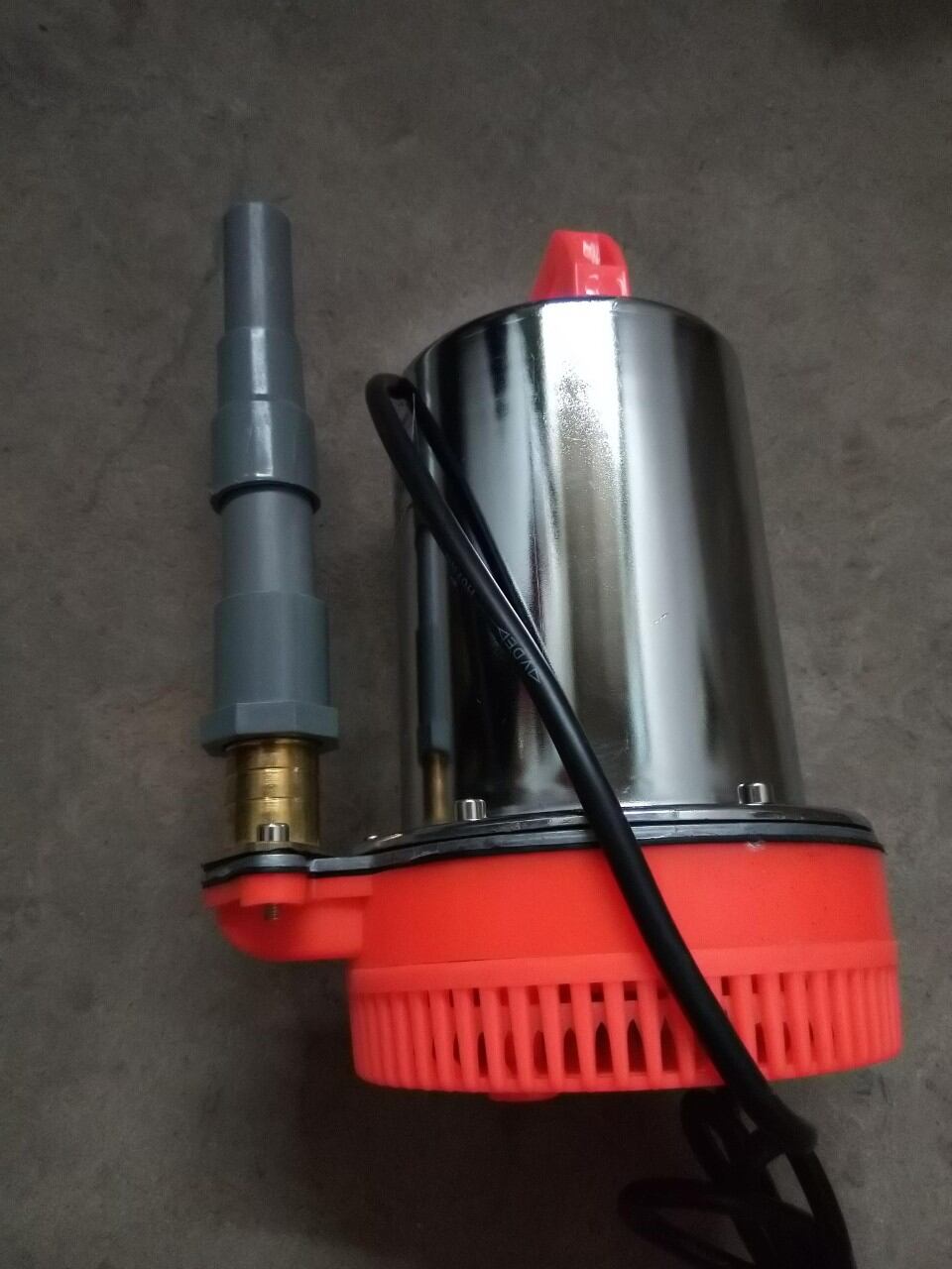máy bơm nước tõm 12V loại 1