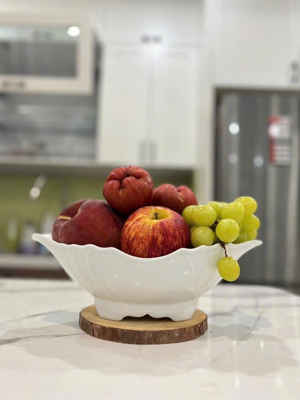Đĩa thuyền đựng gà gốm sứ hoa sen