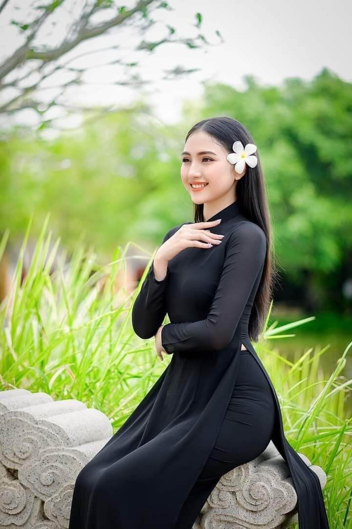 Áo dài nữ may sẵn lụa đẹp