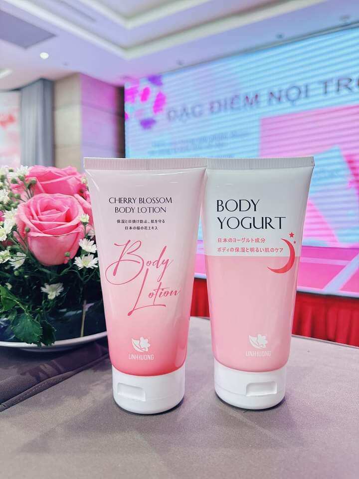 Kem body hoa anh đào linh hương