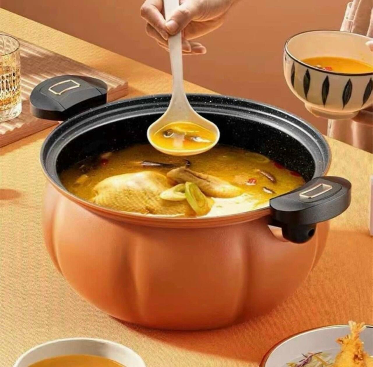 Nồi áp suất bí ngô dung tích 6 lit