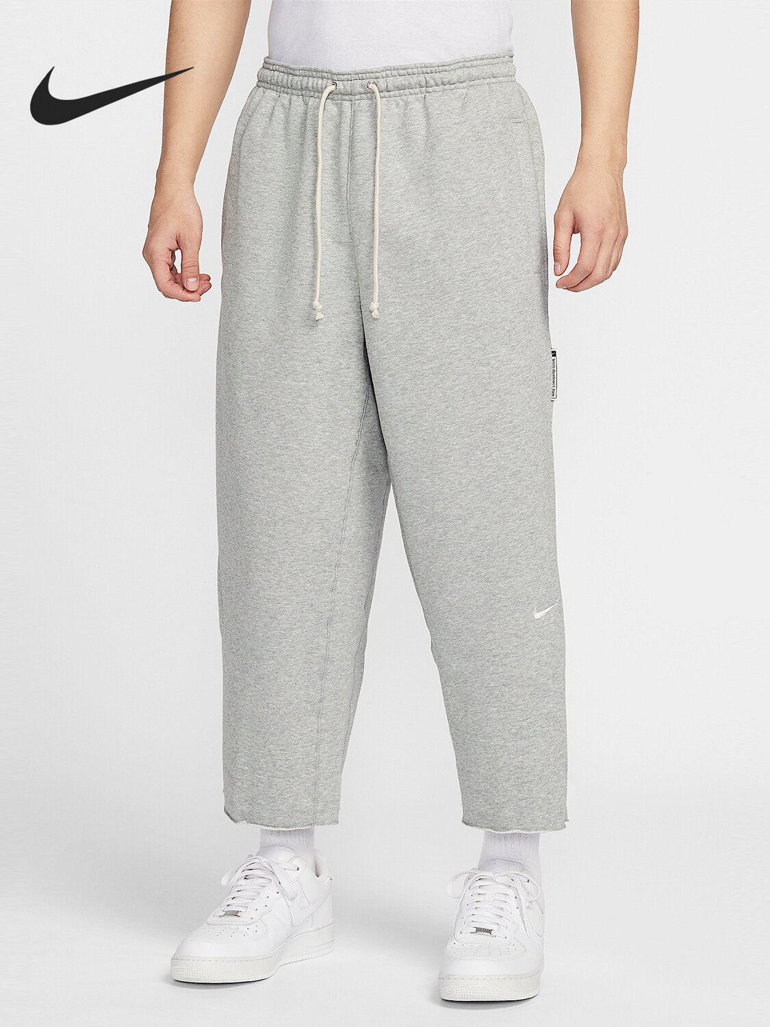 Nike | Dri-FIT Men's Classic Workout Pants Giá  1,481,000 Đồng*Miễn phí vận chuyển