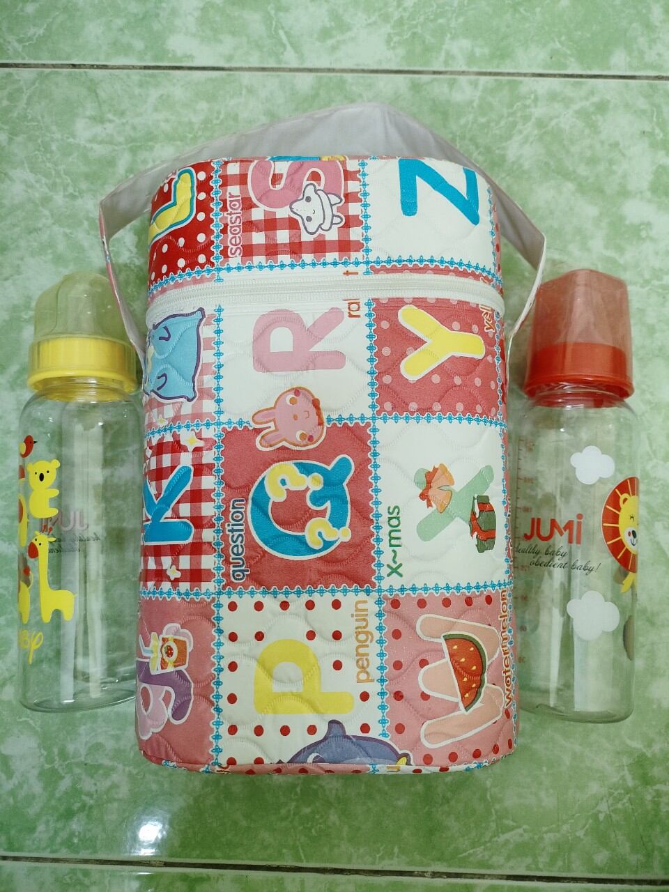 Bình sữa em bé Jumi 250ml (Giao màu ngẫu nhiên)