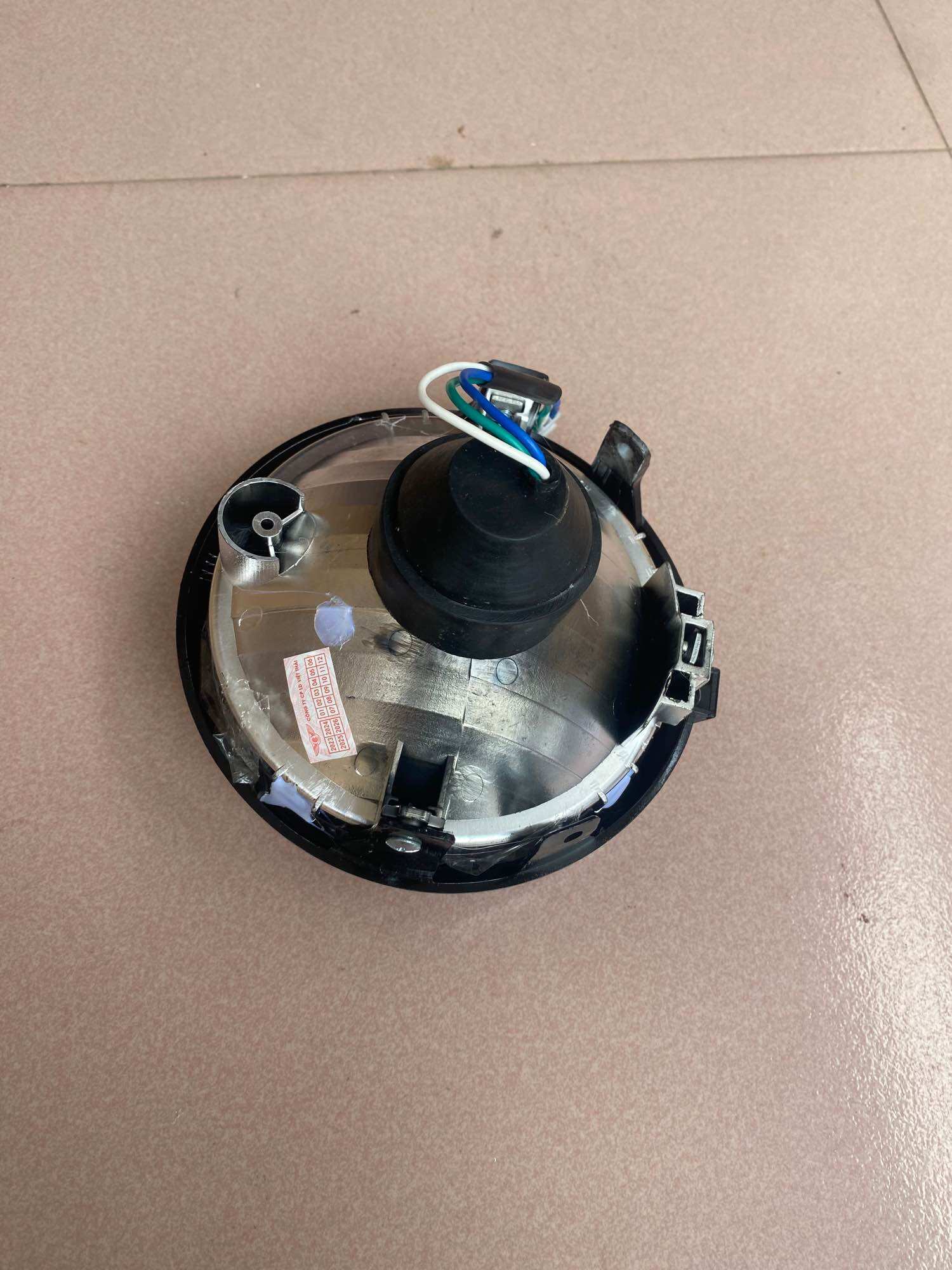 Pha đèn trước xe cúp 81 đời mới