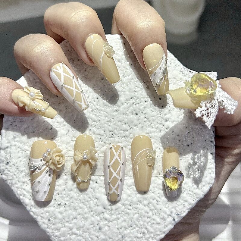 82 Nail box thiết kế , họa tiết màu vàng nơ tiểu thư xinh