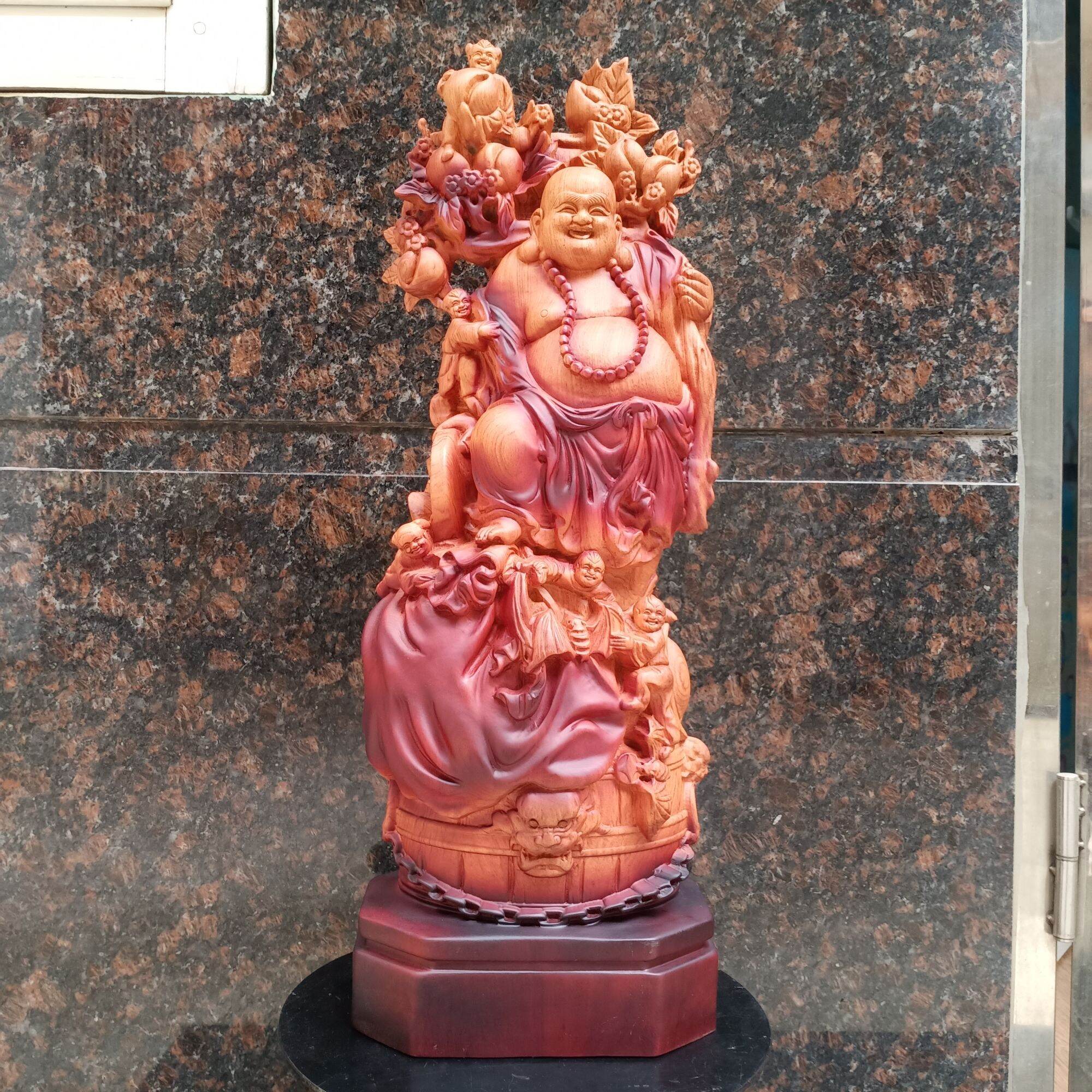 Tượng phật di lặc ngũ phúc gánh đào (cao 60 cm) gỗ hương phun giả cổ.