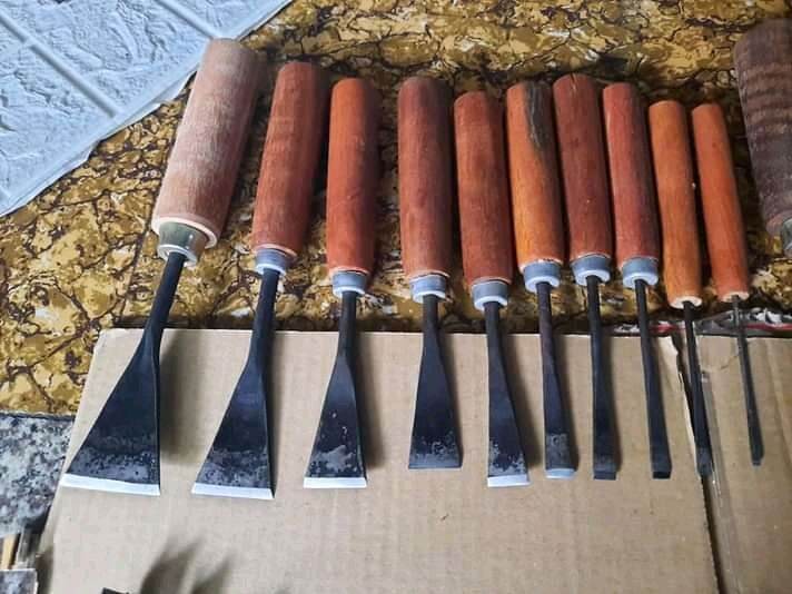 Bộ đục bạt phẳng đục gỗ đục điêu khắc 10 cây mài sắc tra cán đầy đủ