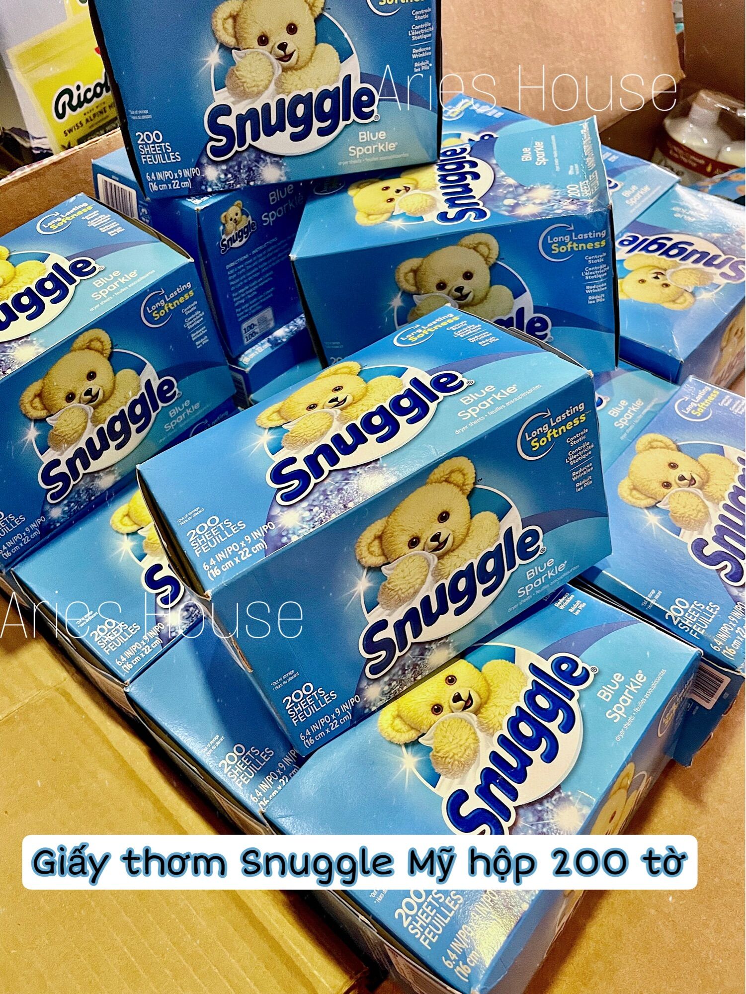 Giấy thơm quần áo Snuggle Blue Sparkle 200 tờ