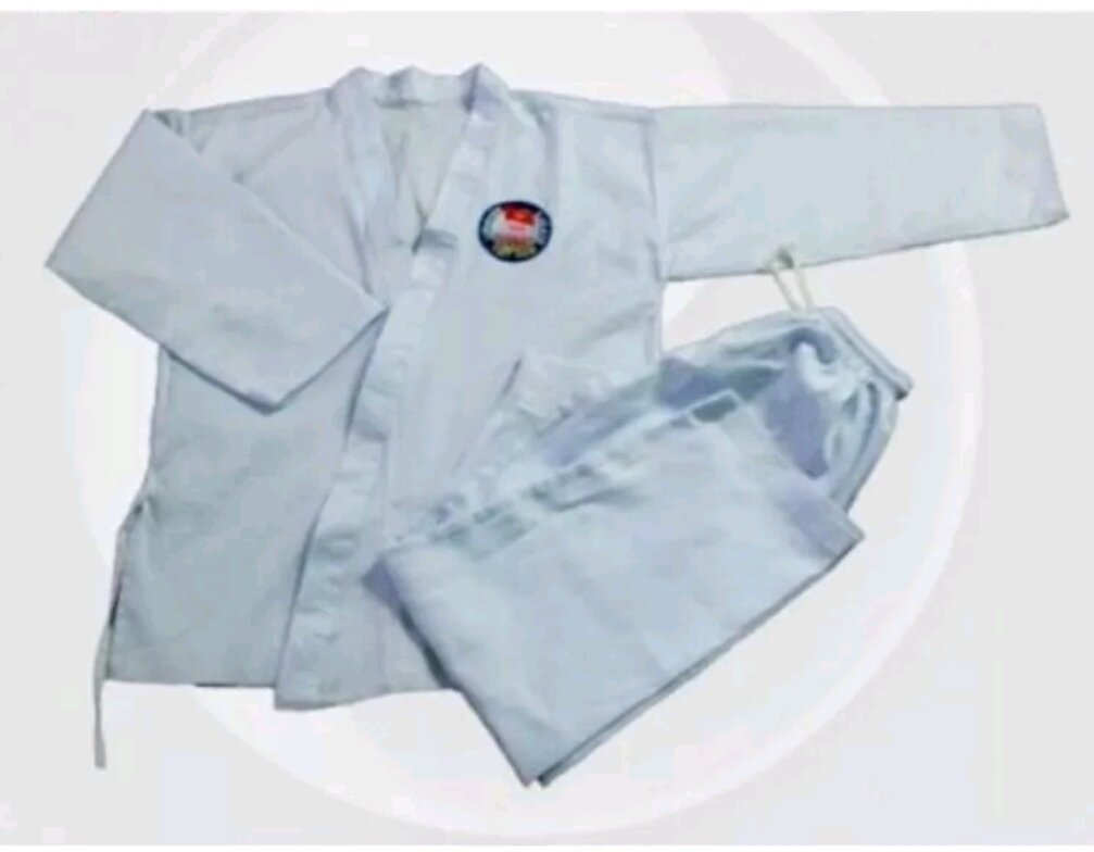 Võ phục karate loại vải tốt kèm theo đai