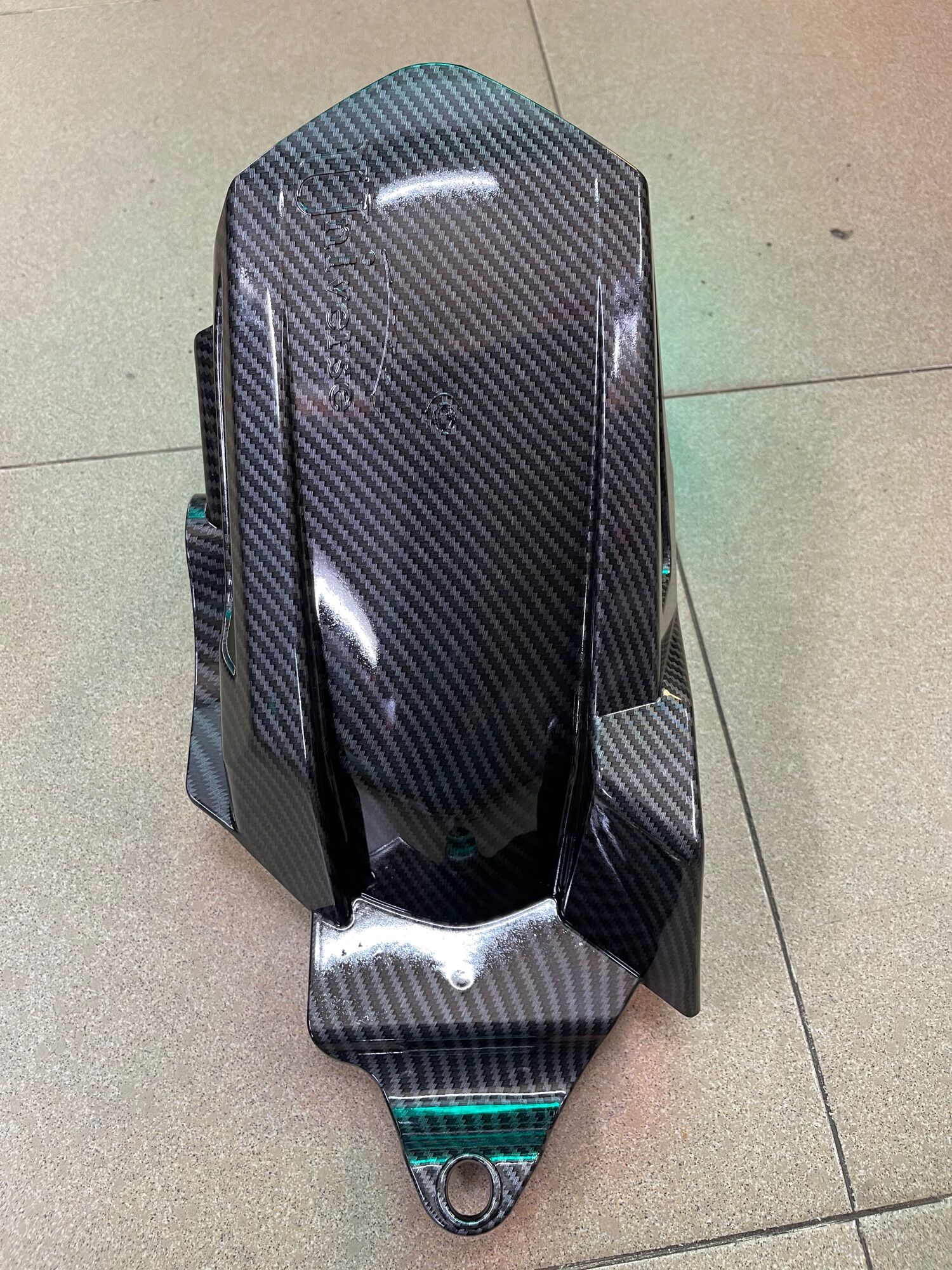Dè chắn bùn nvx v2 carbon hiệu universe “