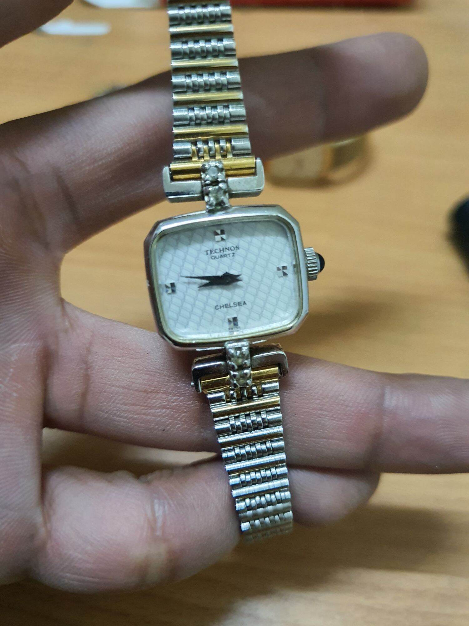 Đồng hồ nữ Technos Chelsea cao cấp sang trong.