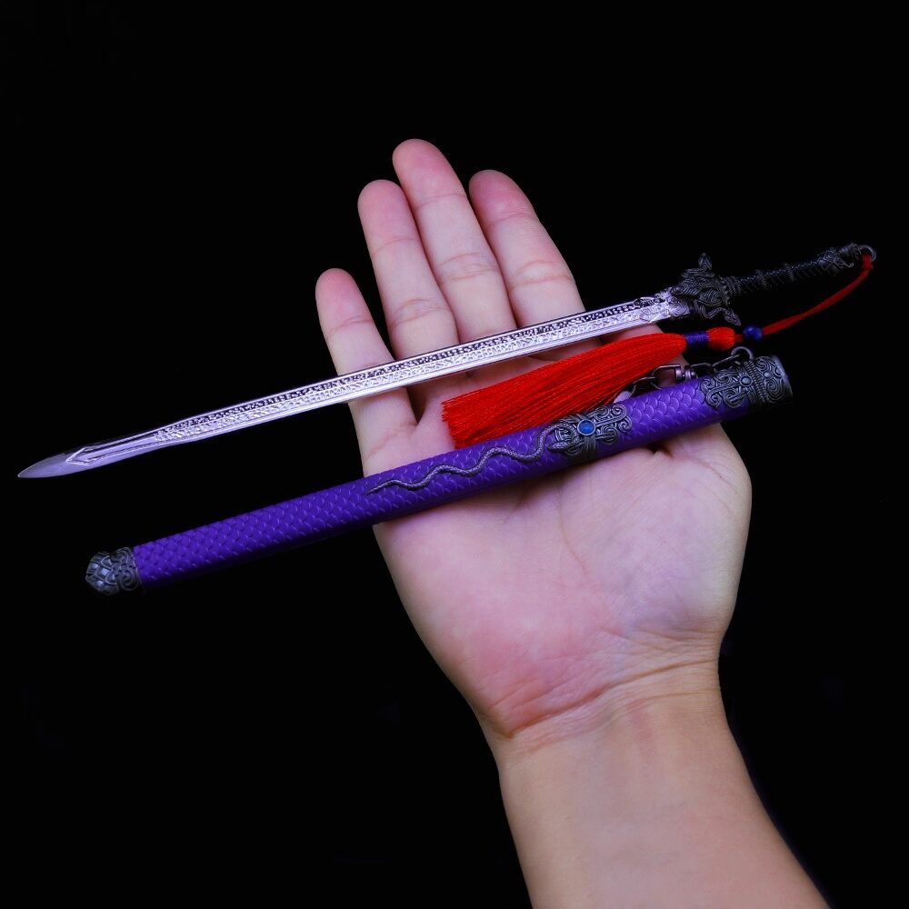 Mô Hình Tam Độc Xà kiếm 22cm.