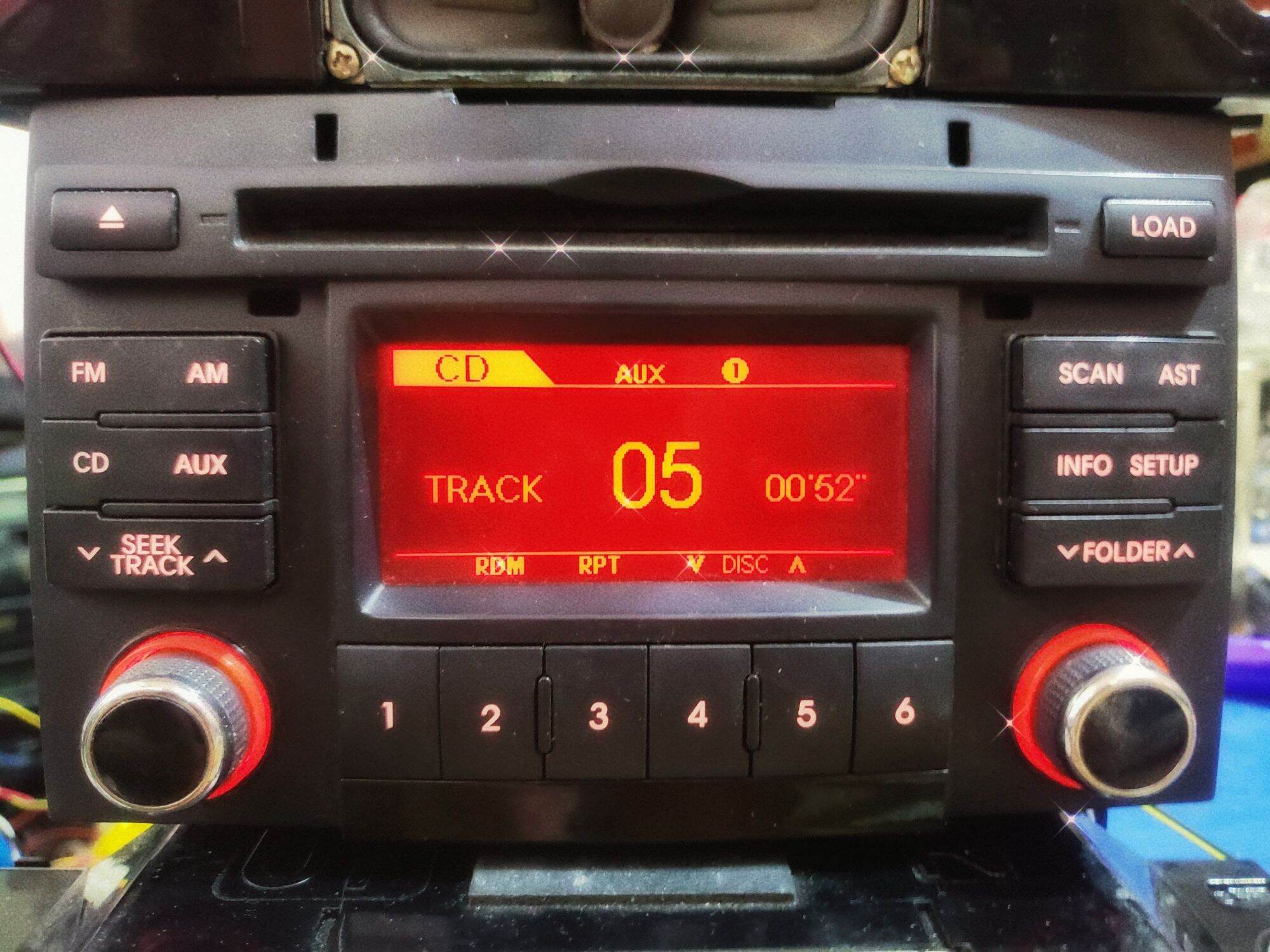 Máy amply KIA FORTE.bluetooth cd Aux USB tháo từ xe KIA FORTE . giành cho anh em nghe nhạc sưu tầm thưởng thức âm nhạc