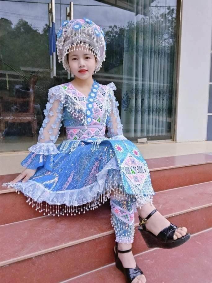 Quần áo nữ hmoob đẹp