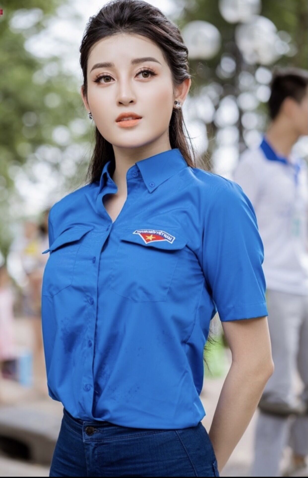Áo Đoàn Thanh Niên Nữ Tay Ngắn vải mịn mát