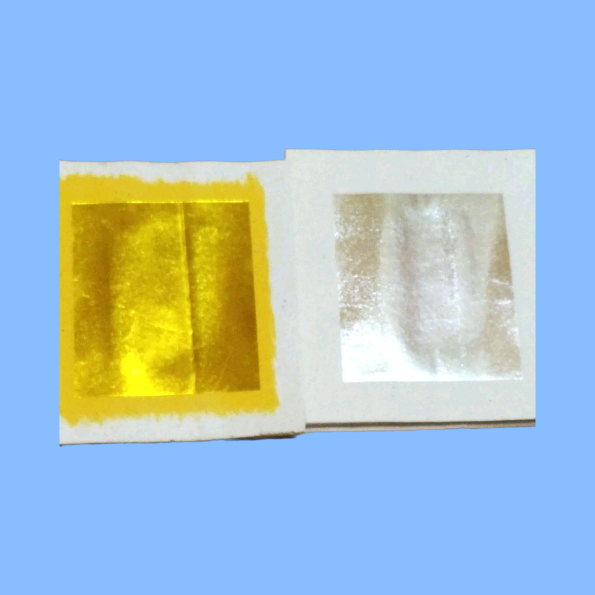 1 xấp giấy vàng bạc vuông lớn