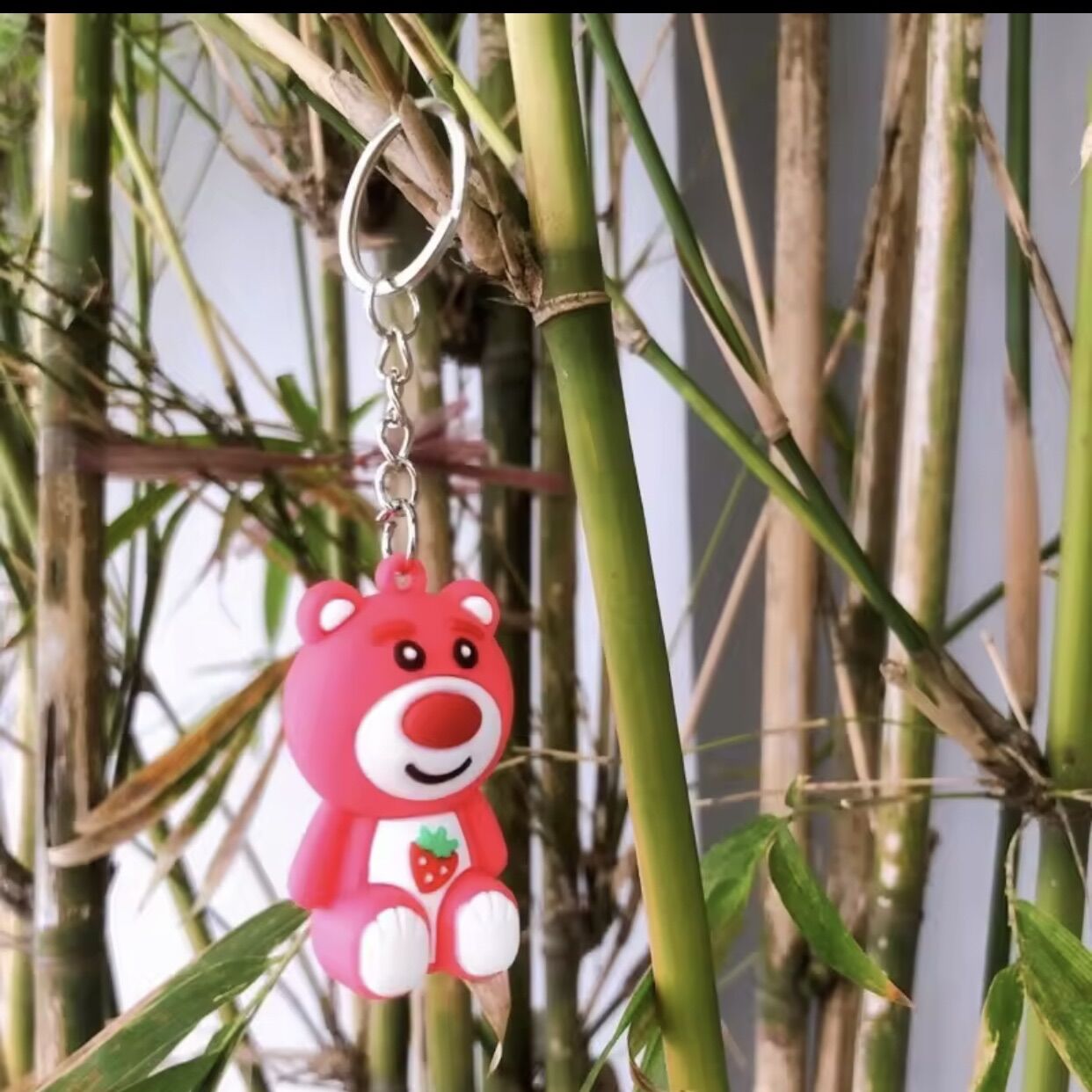 MÓC KHOÁ SILICON GẤU DÂU LOTSO