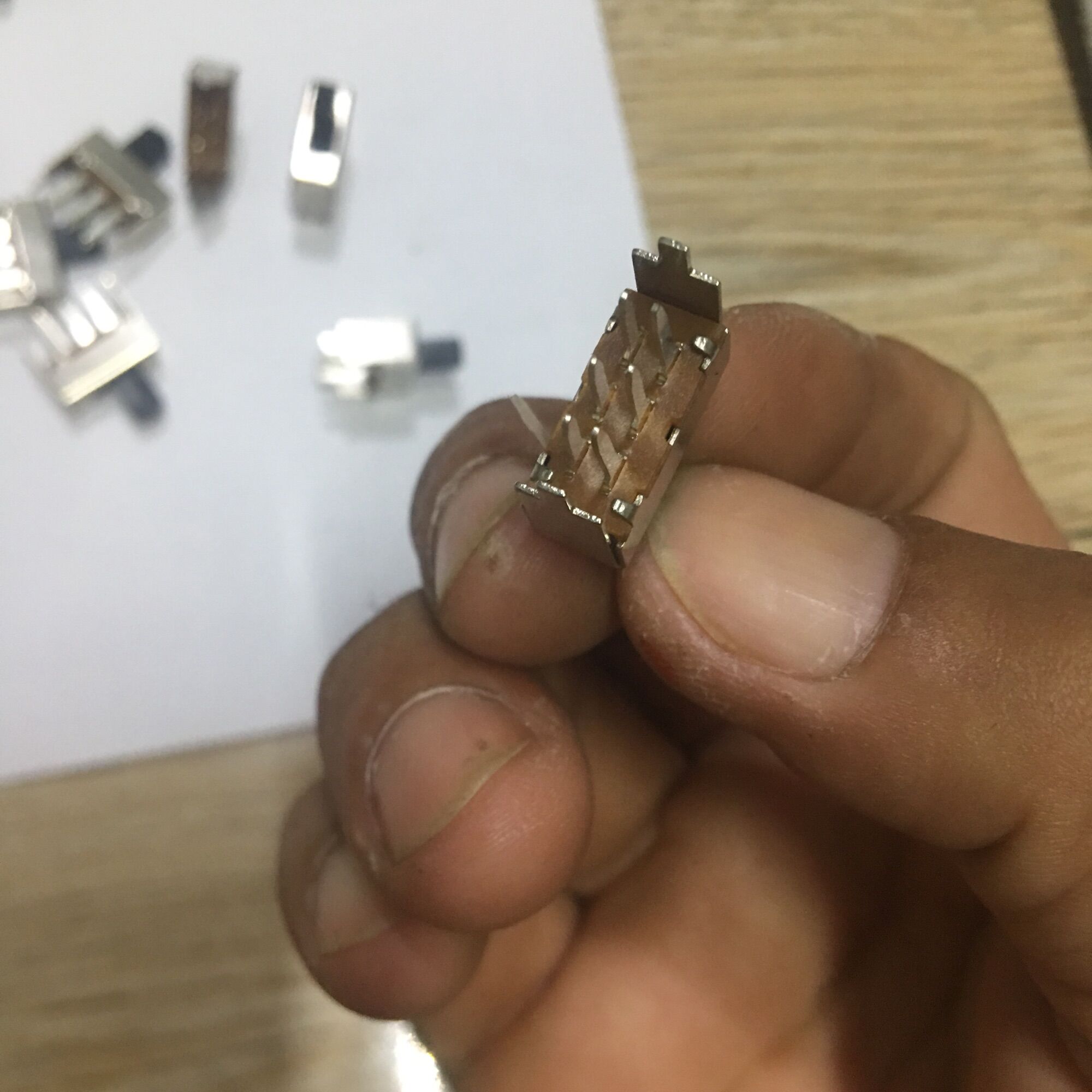 2 Công tắc mini 2 chế độ tất/mở /6 chân