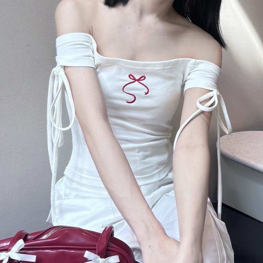 Áo Trễ Vai Thêu Nơ Và Tay Áo Thắt Nơ Cho Nữ