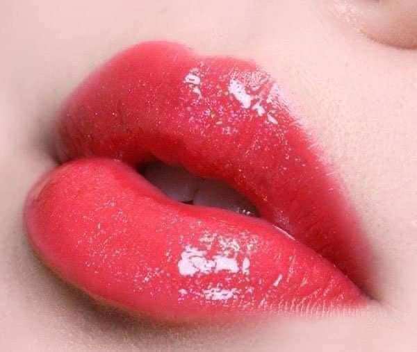 Collagen PCD phủ bóng môi