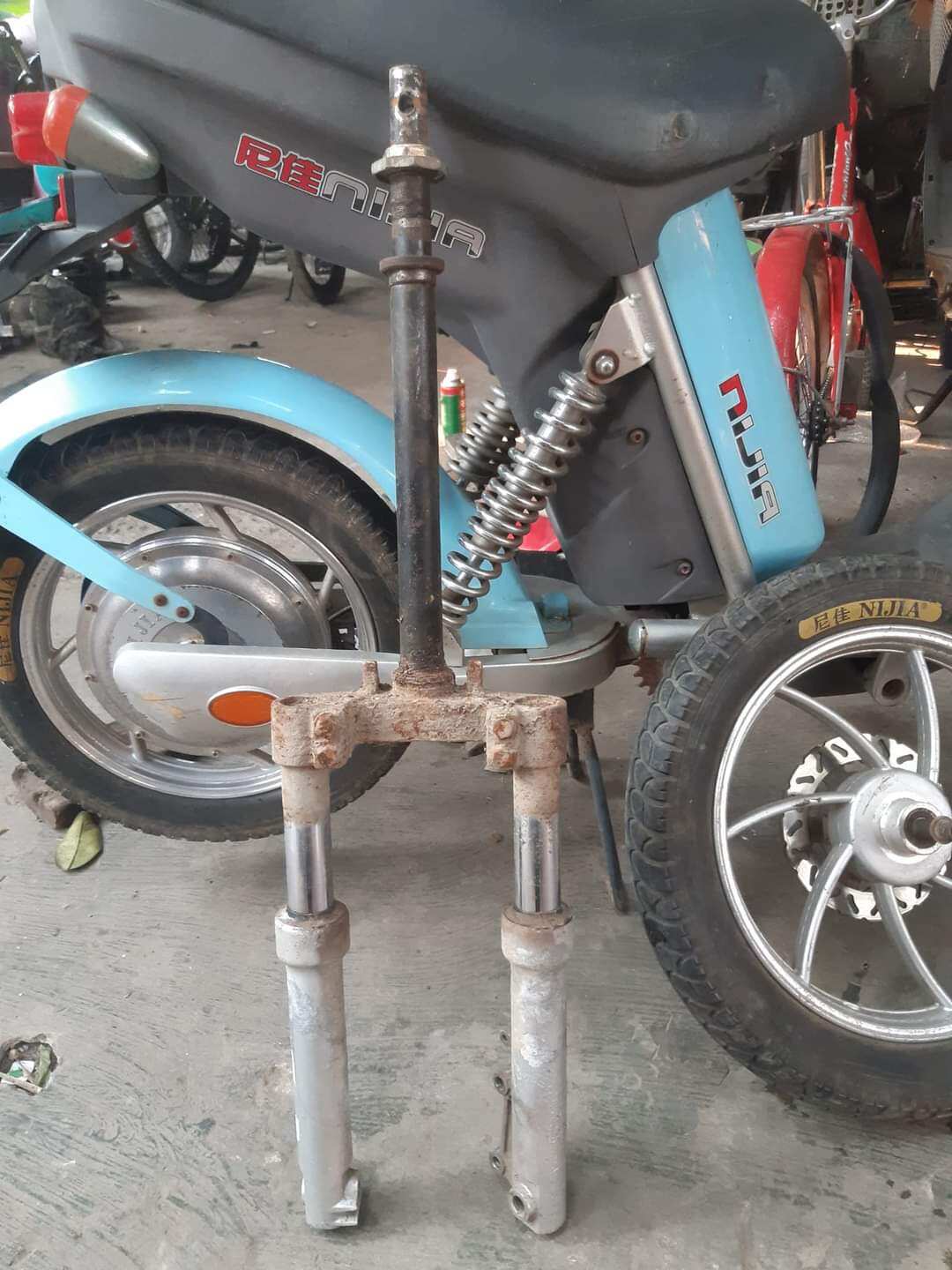 Vai càng thụt xe đạp điện Ninja phanh đĩa hàng đã qua sử dụng còn dùng tốt