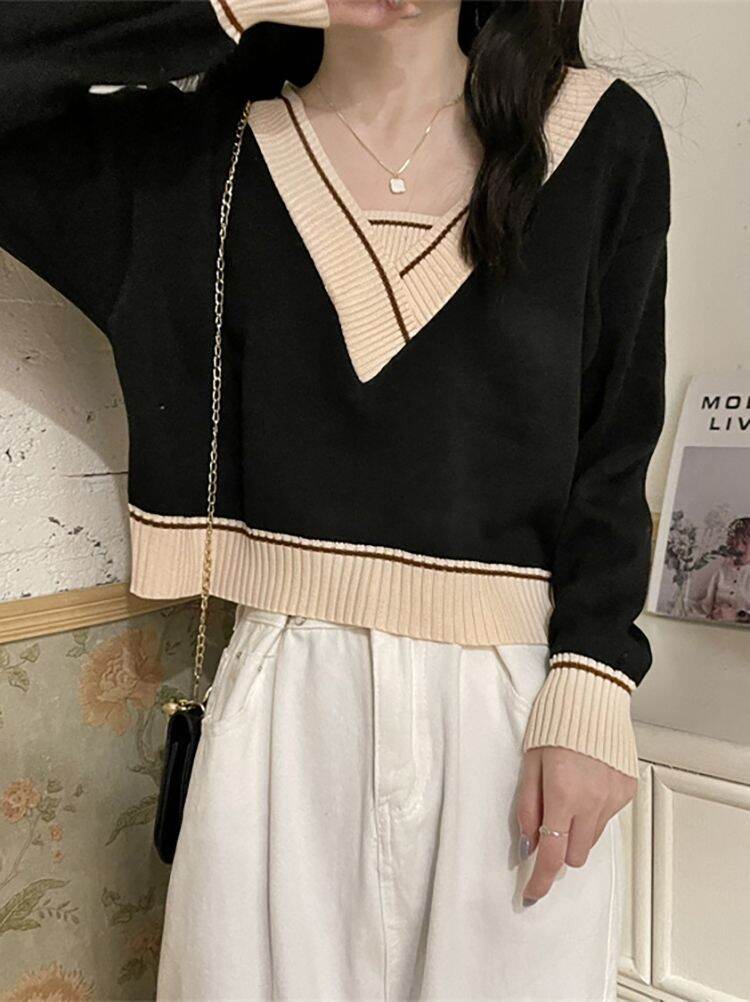 Áo len croptop thủy thủ cổ V tay dài