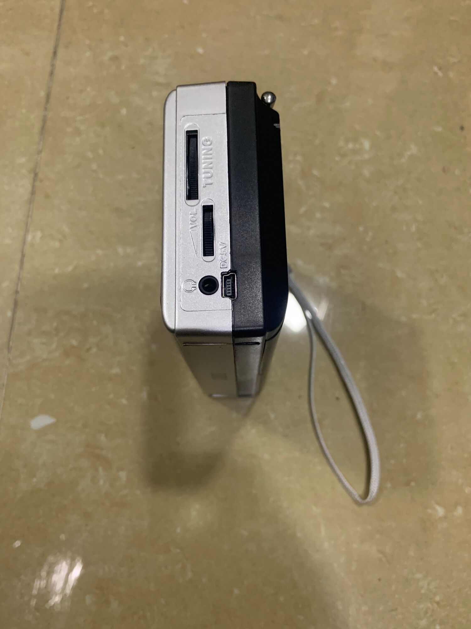 đài radio sony sw-515 UA.