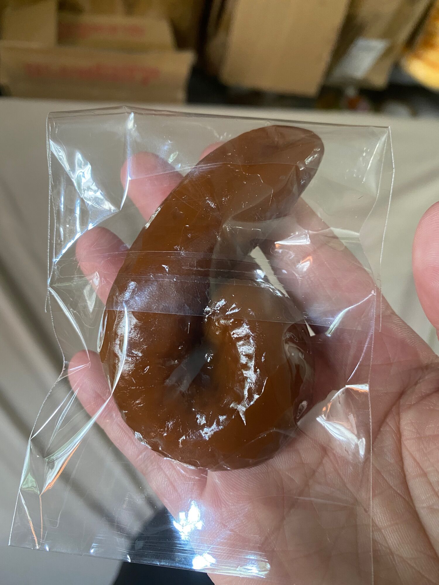 Cục shit giả mềm như thật