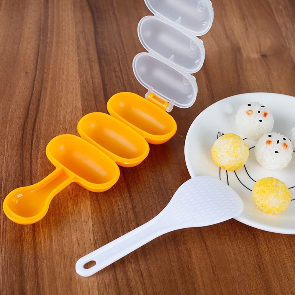 Khuôn lắc cơm hình tròn cho bé ăn dặm ( giao màu ngẫu nhiên)