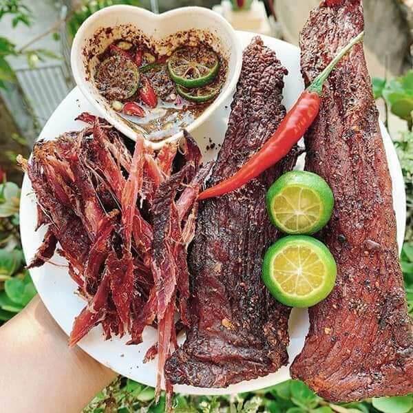 com bo 200g Thịt trâu +200g thịt lợn gác bếp