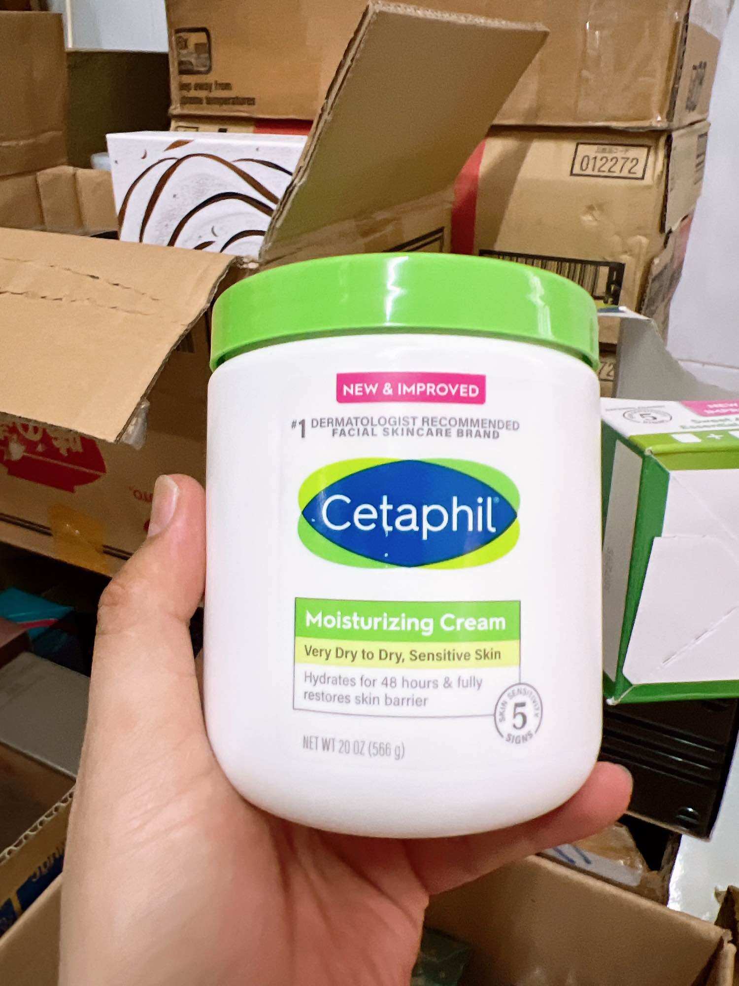 Kem dưỡng ẩm Cetaphil Moisturizing Cream 566g của Mỹ.