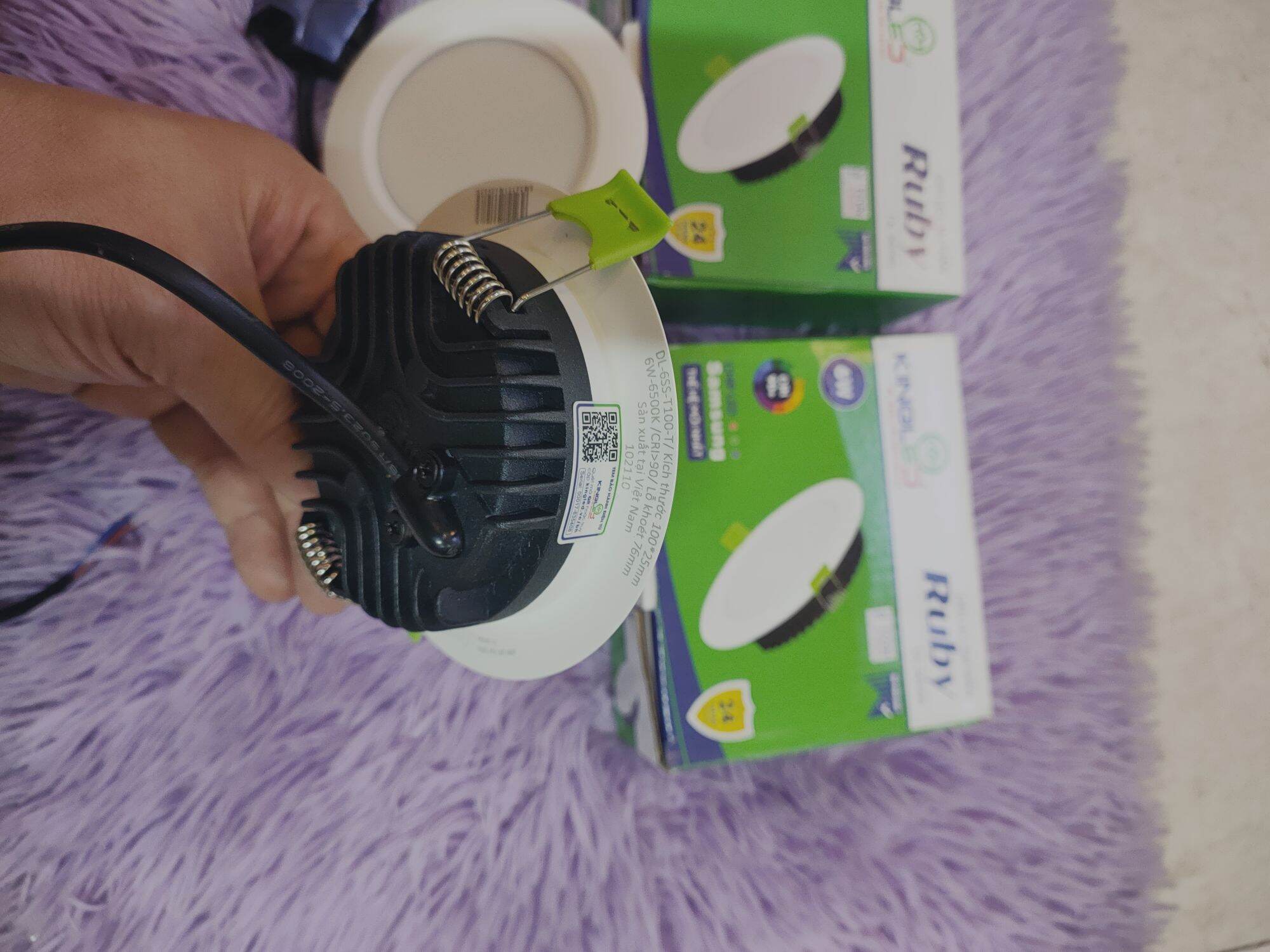 Âm trần kingled 8w-D90