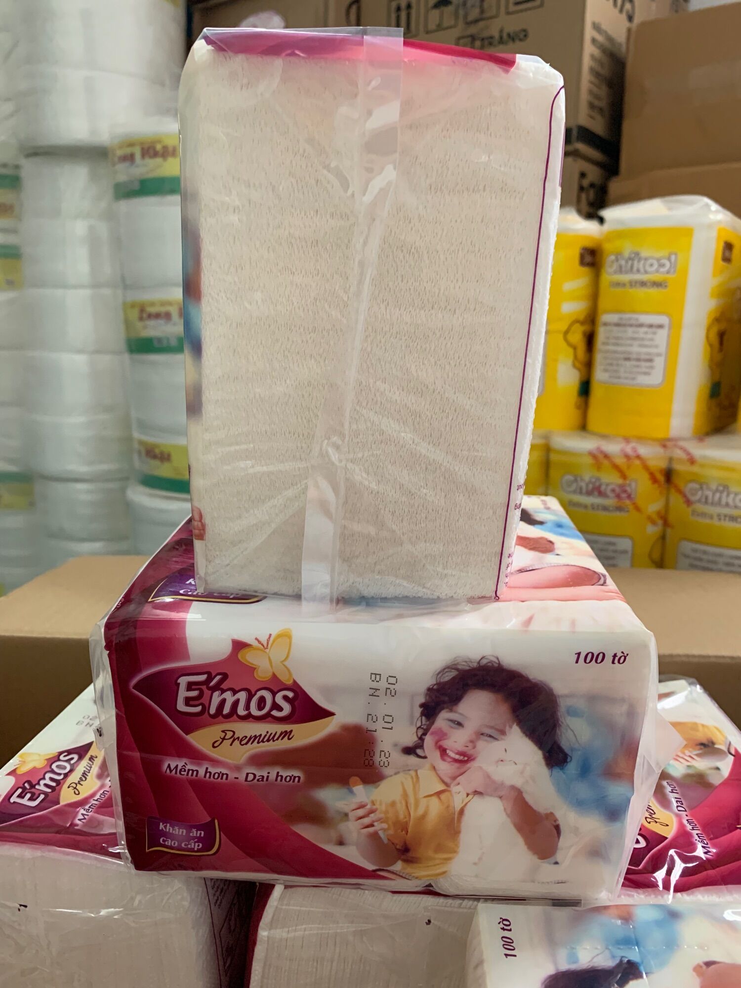 GIẤY ĂN CAO CẤP EMOS 100 TỜ SIÊU MỀM MỊN VÀ DAI